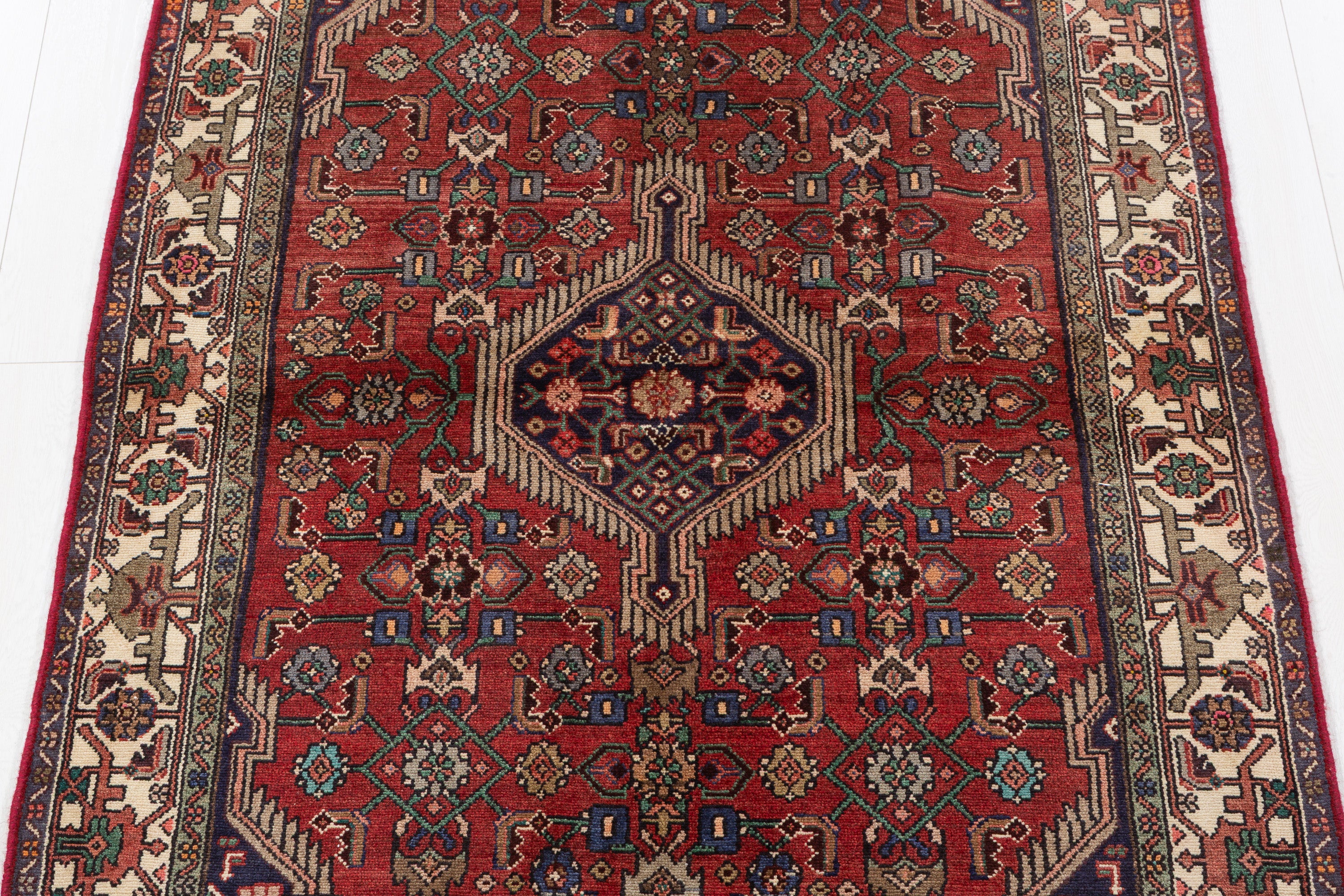 Collectible Vintage Rust Red, Beige Floral Medallion Area Rug – 5' 9" x 4' 0" (176 x 123 cm)