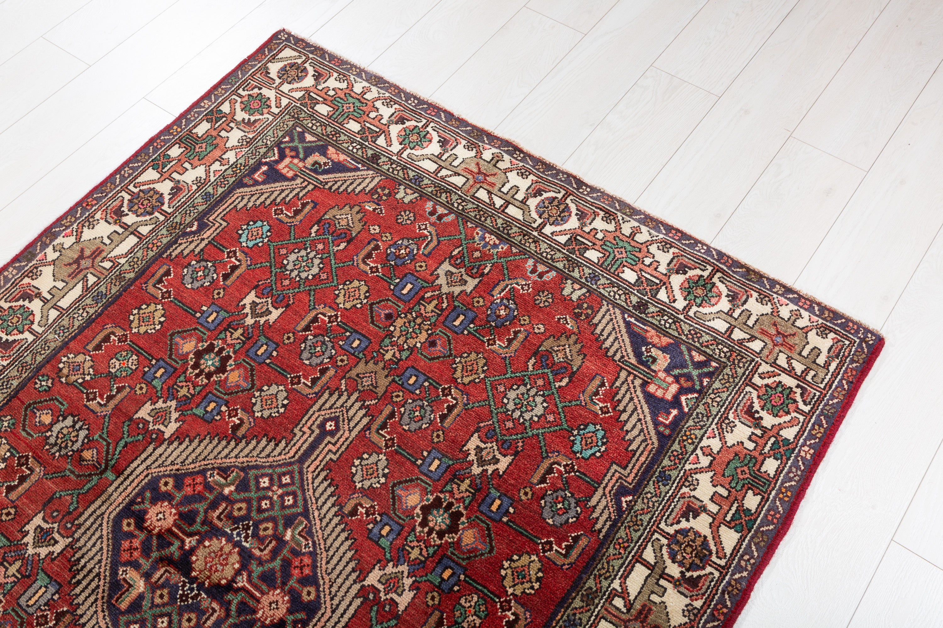 Collectible Vintage Rust Red, Beige Floral Medallion Area Rug – 5' 9" x 4' 0" (176 x 123 cm)