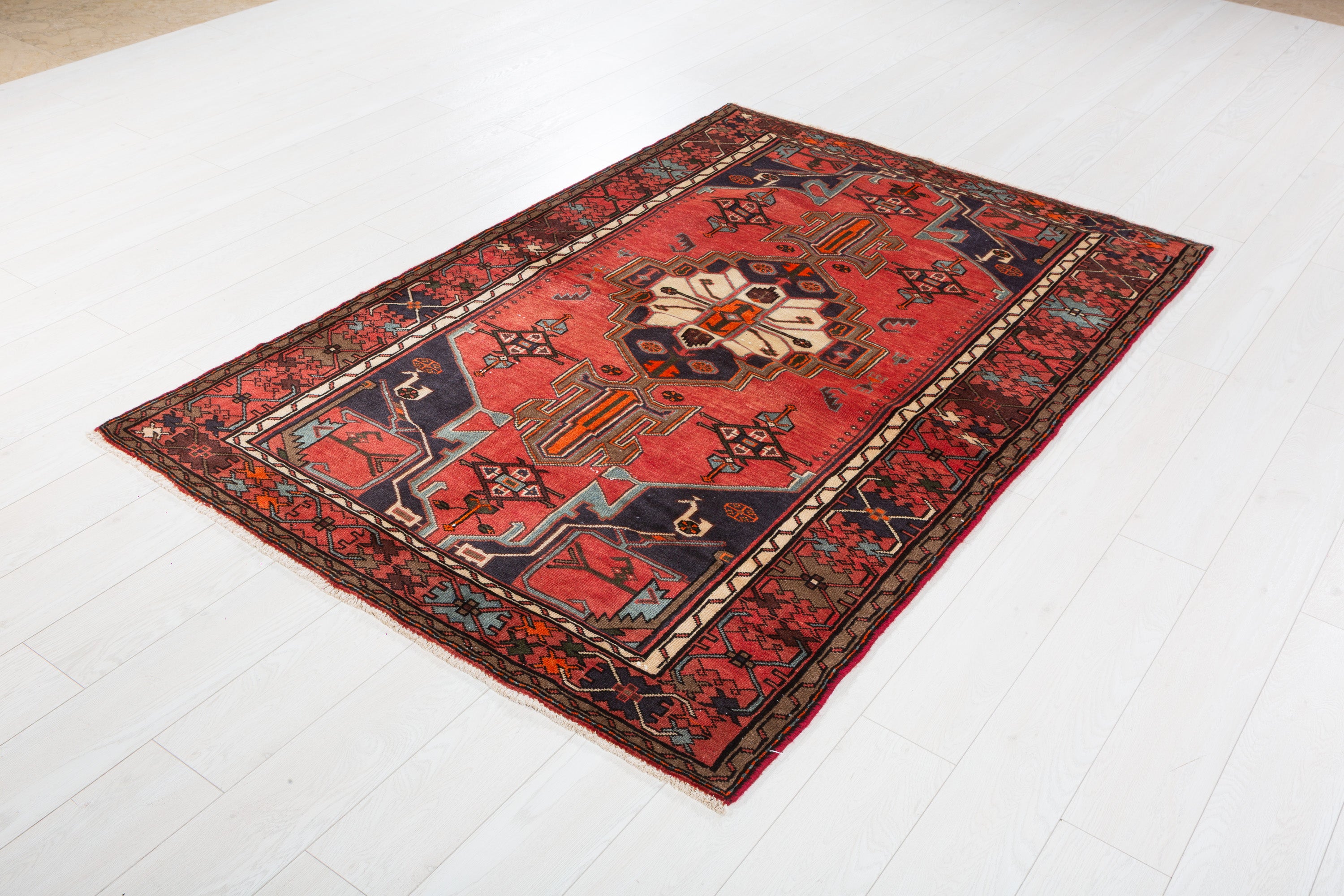 Vintage Coral, Navy Blue Geometric Medallion Area Rug – 6' 6" x 4' 4" (198 x 131 cm)