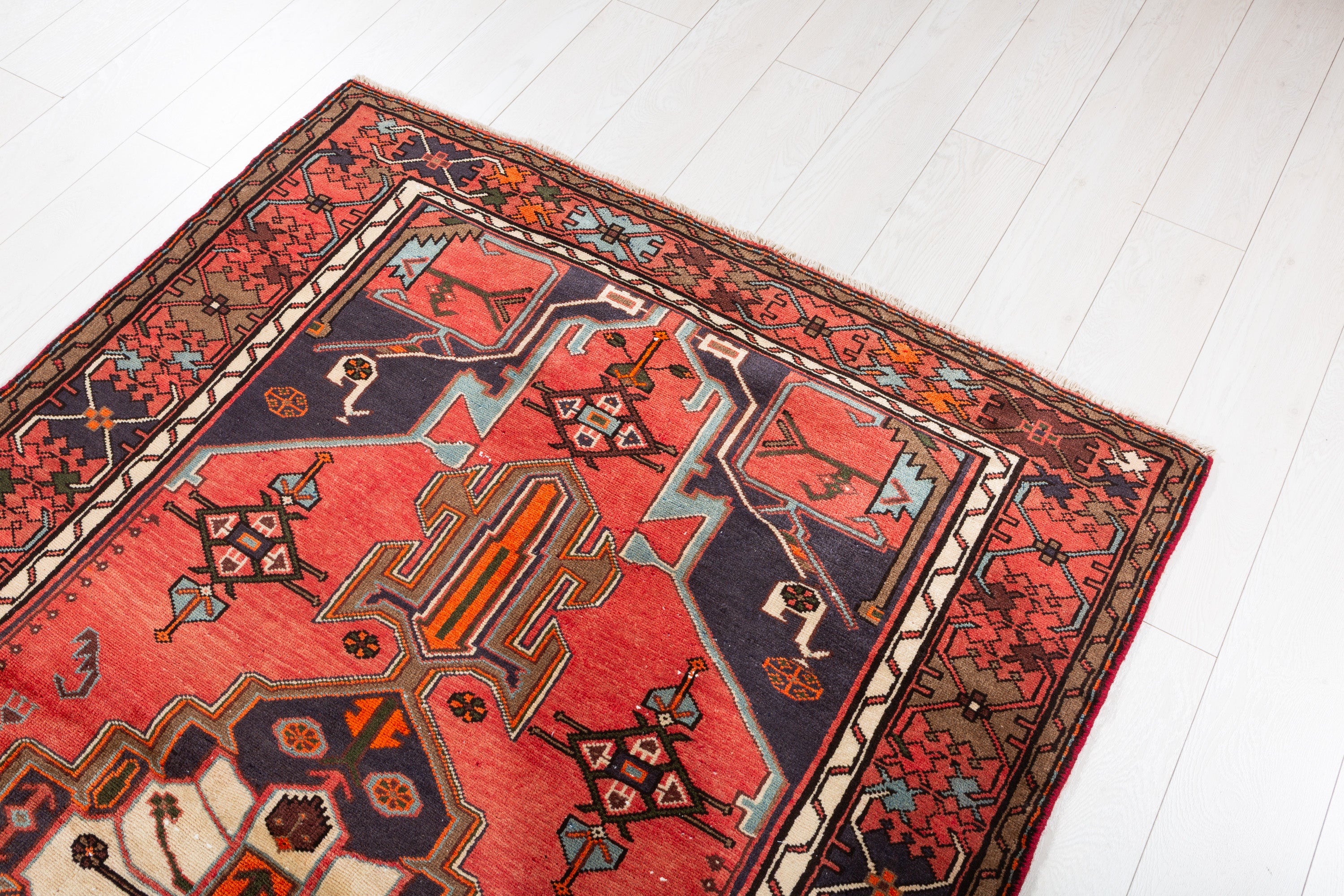 Vintage Coral, Navy Blue Geometric Medallion Area Rug – 6' 6" x 4' 4" (198 x 131 cm)