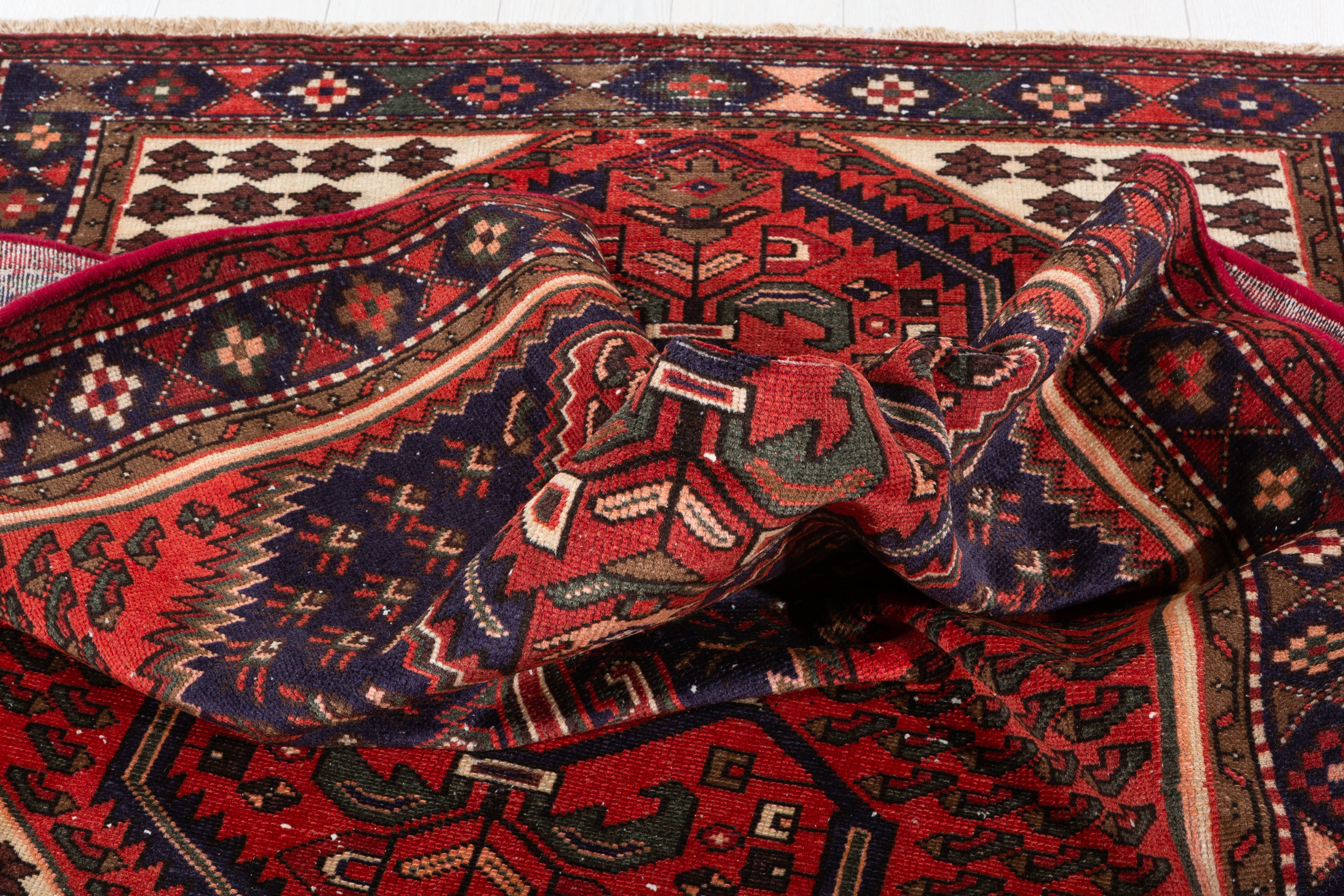 Vintage Coral, Navy Blue Diamond Medallion Area Rug – 6' 4" x 4' 1" (193 x 125 cm)