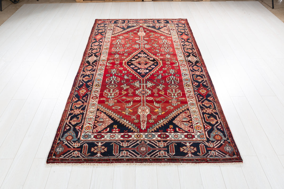 Vintage Red, Deep Navy Blue Geometric Medallion Area Rug – 7' 8" x 4' 6" (234 x 136 cm)