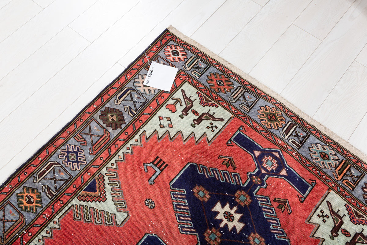 Collectible Vintage Coral, Navy Blue Triple Medallion Area Rug – 7' 0" x 4' 2" (213 x 127 cm)