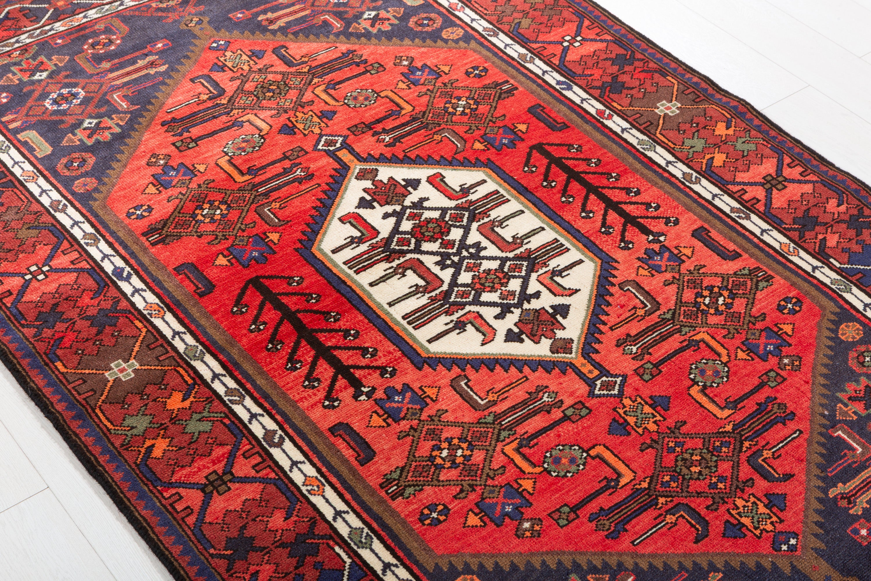Vintage Coral, Rust Red Central Medallion Area Rug – 6' 2" x 4' 2" (189 x 126 cm)