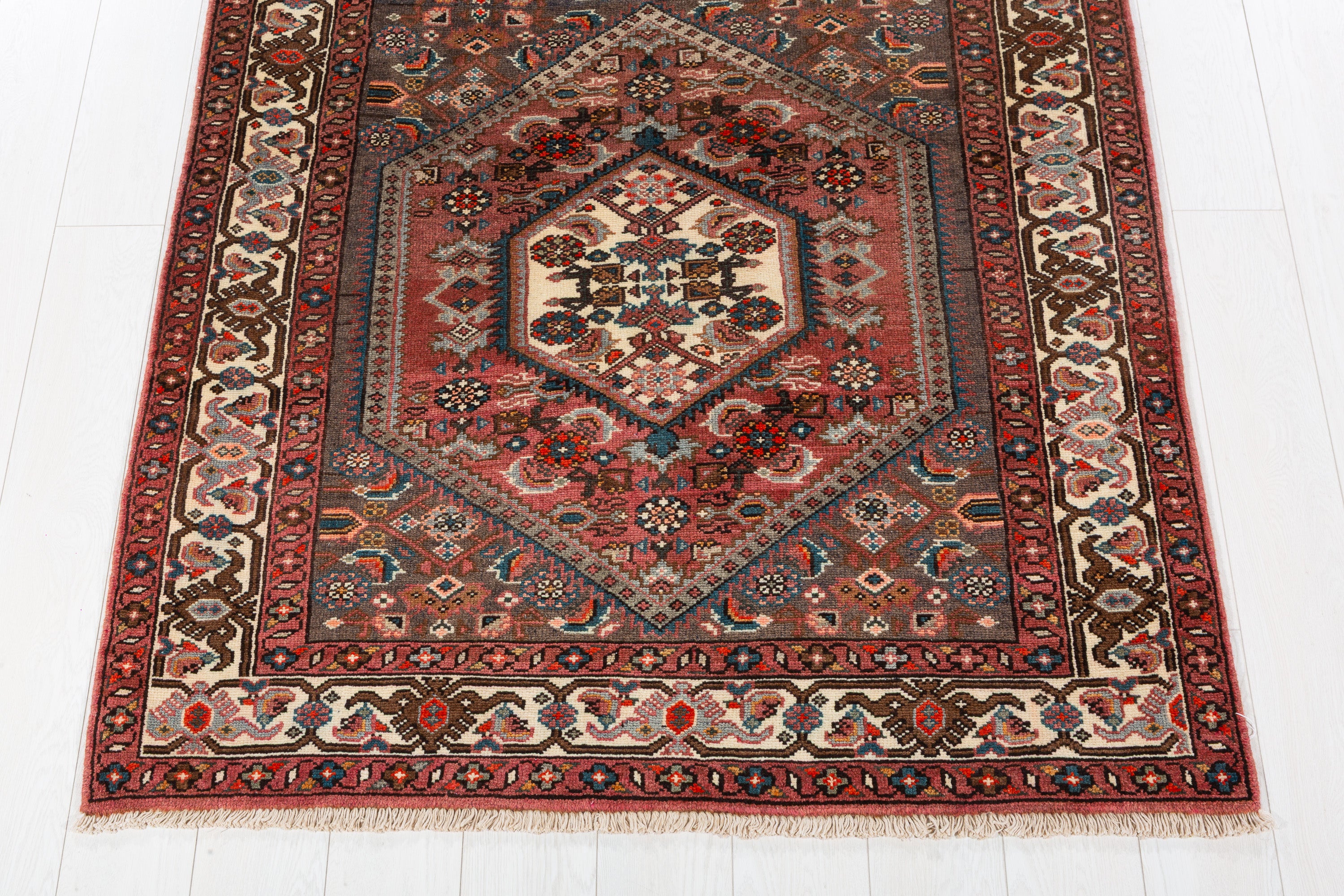 Collectible Vintage Rust Red, Gray Double Medallion Area Rug – 6' 9" x 4' 2" (206 x 128 cm)