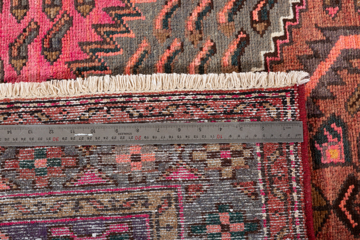 Collectible Vintage Pink, Grey Central Medallion Area Rug – 6' 10" x 4' 5" (209 x 135 cm)