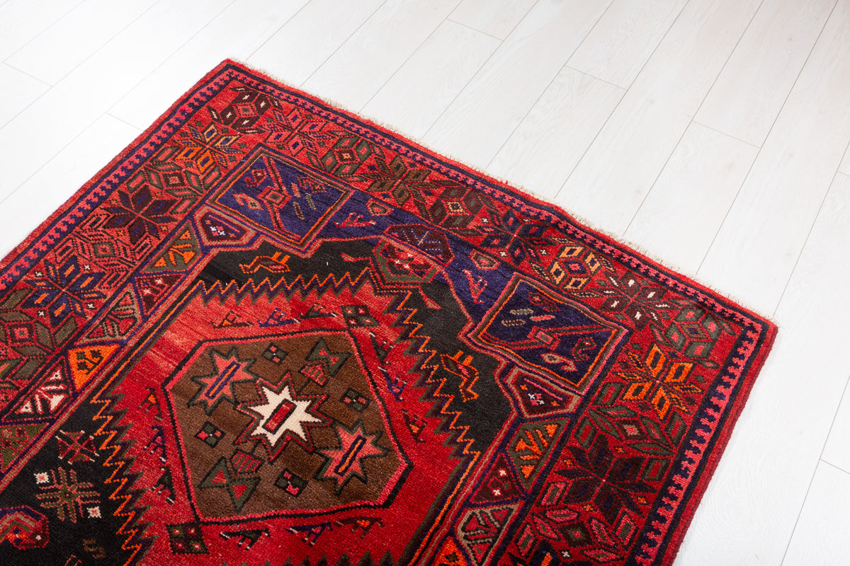 Vintage Black, Red Triple Medallion Area Rug – 6' 10" x 3' 11" (209 x 120 cm)