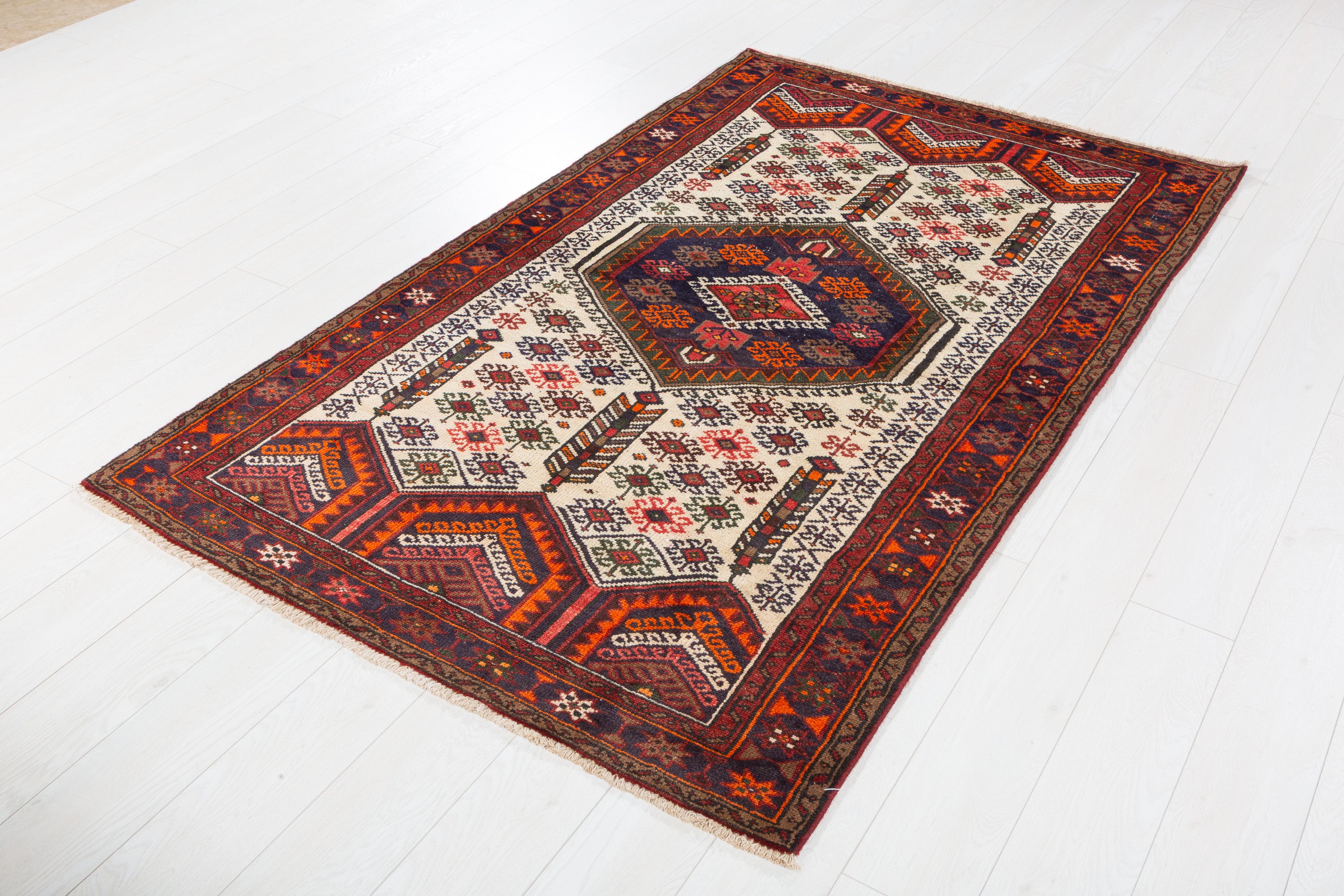 Vintage Beige, Red Ivory Field Medallion Area Rug – 6' 9" x 4' 1" (206 x 125 cm)