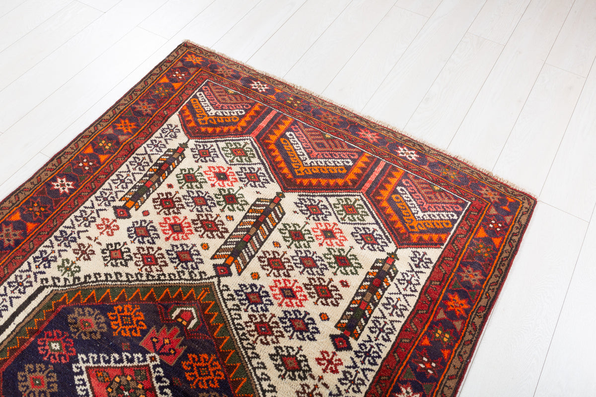 Vintage Beige, Red Ivory Field Medallion Area Rug – 6' 9" x 4' 1" (206 x 125 cm)