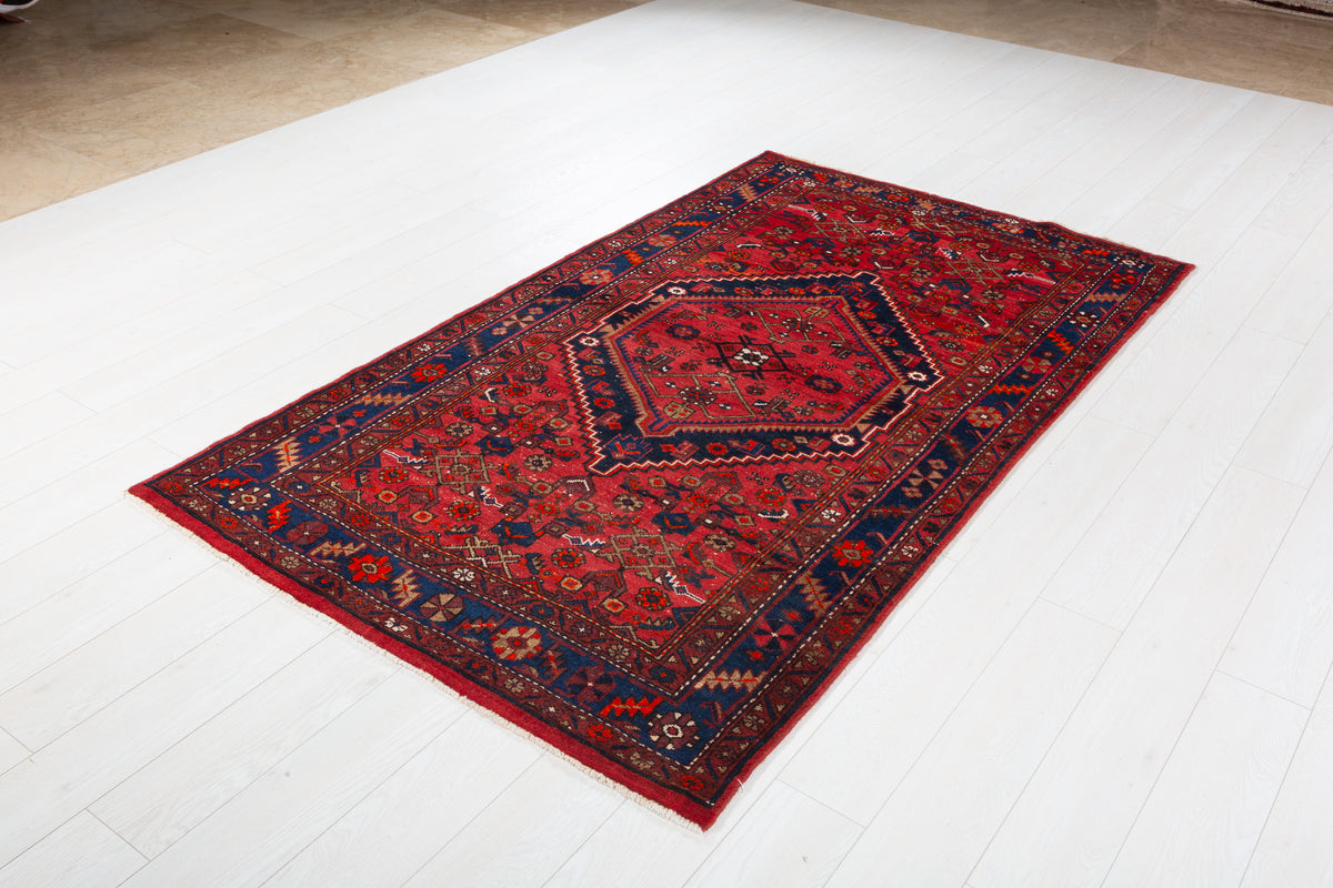 Vintage Red, Navy Blue Central Medallion Area Rug – 7' 3" x 4' 2" (221 x 128 cm)