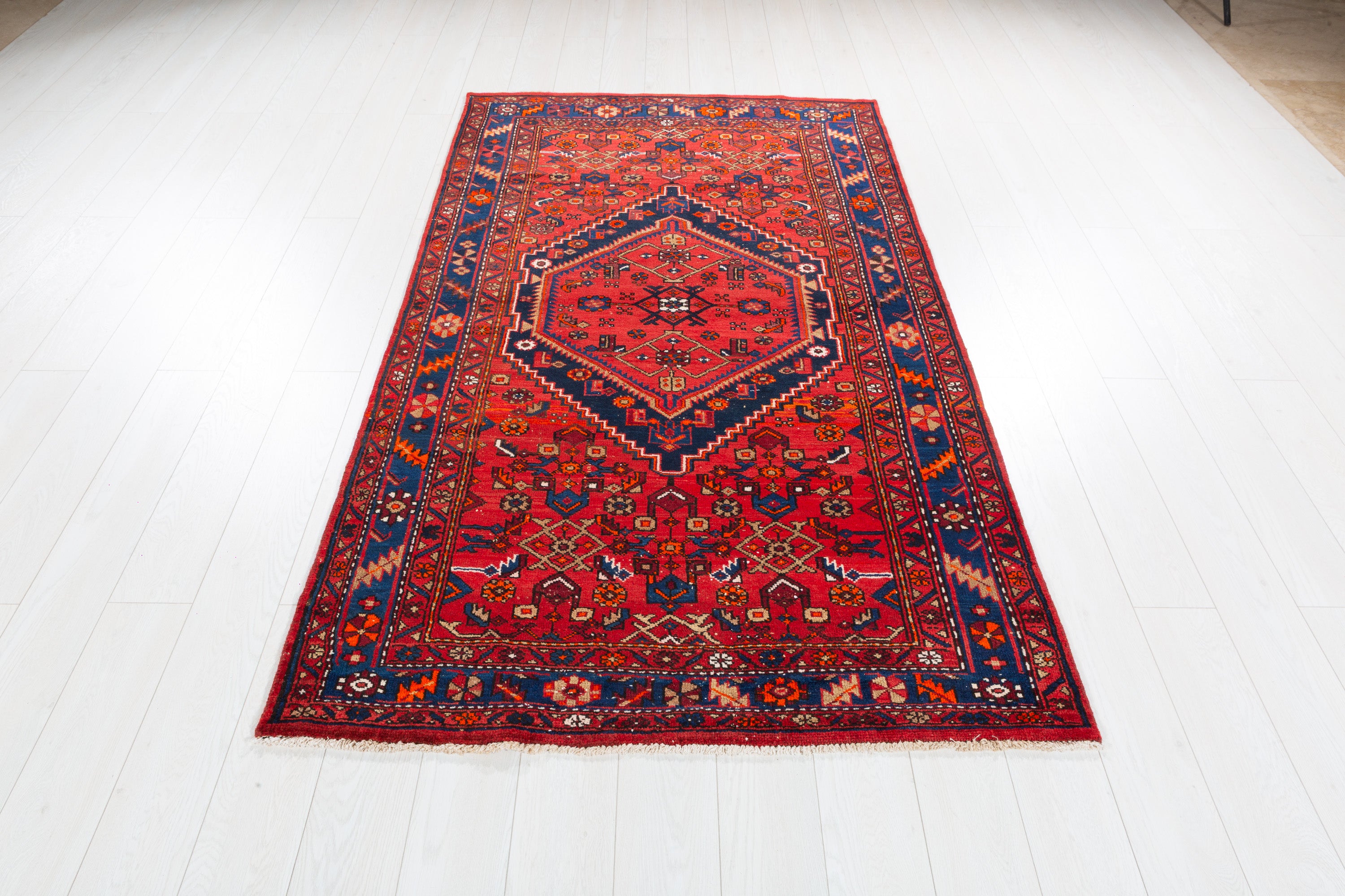 Vintage Red, Navy Blue Central Medallion Area Rug – 7' 3" x 4' 2" (221 x 128 cm)