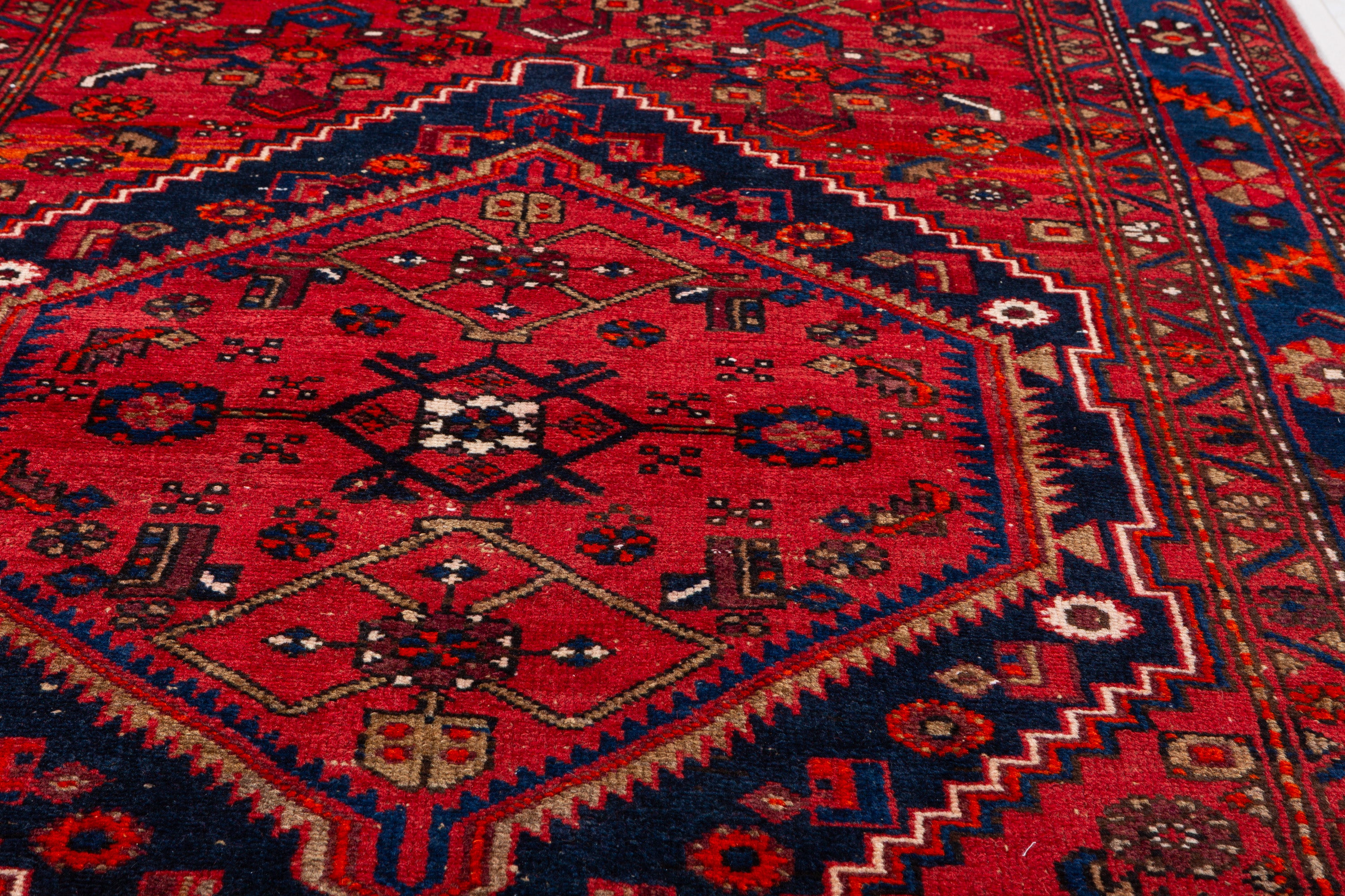 Vintage Red, Navy Blue Central Medallion Area Rug – 7' 3" x 4' 2" (221 x 128 cm)