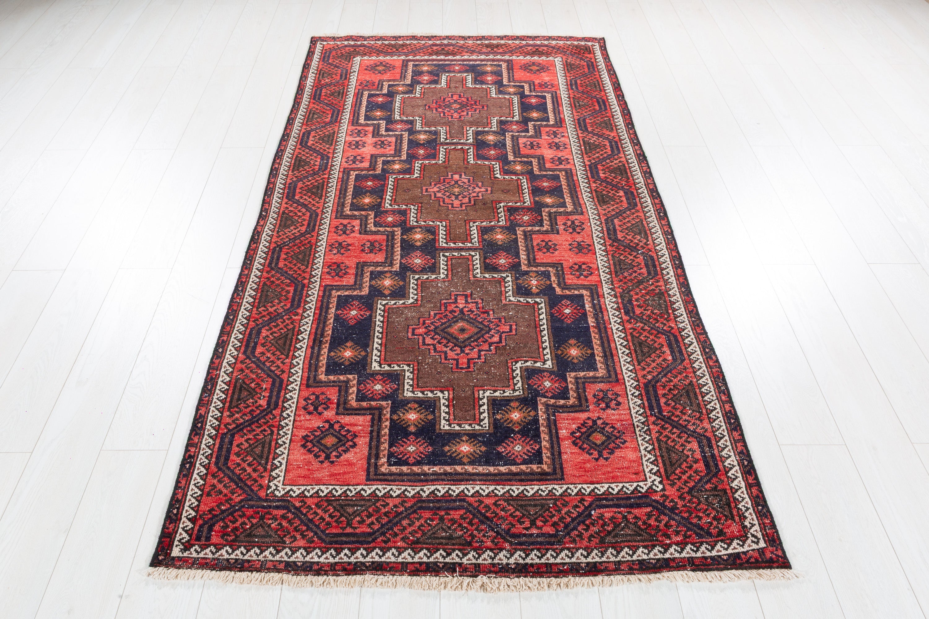 Vintage Navy Blue, Red Stepped Diamond Area Rug – 7' 9" x 3' 11" (236 x 119 cm)