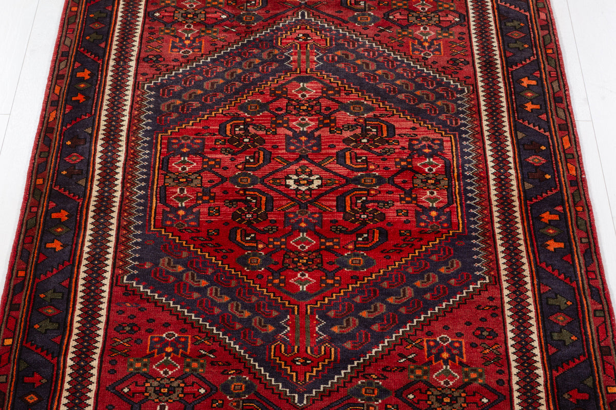 Vintage Red, Blue Central Medallion Area Rug – 6' 7" x 4' 4" (201 x 133 cm)