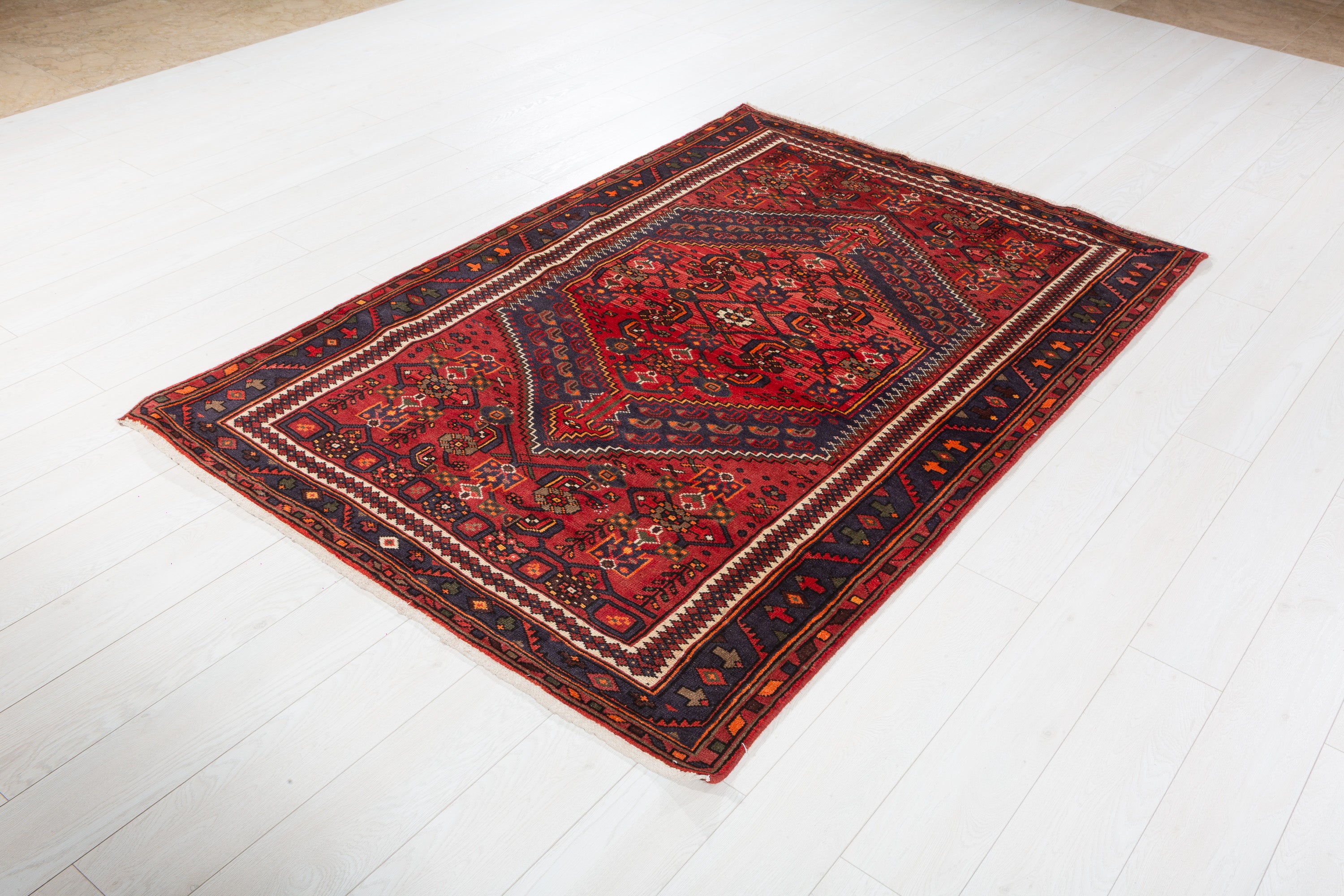 Vintage Red, Blue Central Medallion Area Rug – 6' 7" x 4' 4" (201 x 133 cm)