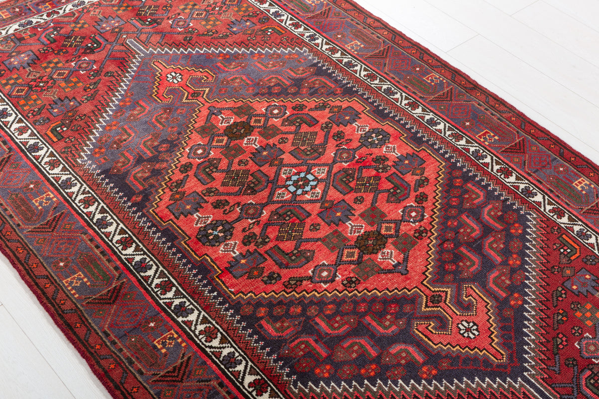 Vintage Rust Red Central Medallion Area Rug – 6' 10" x 4' 0" (209 x 122 cm)