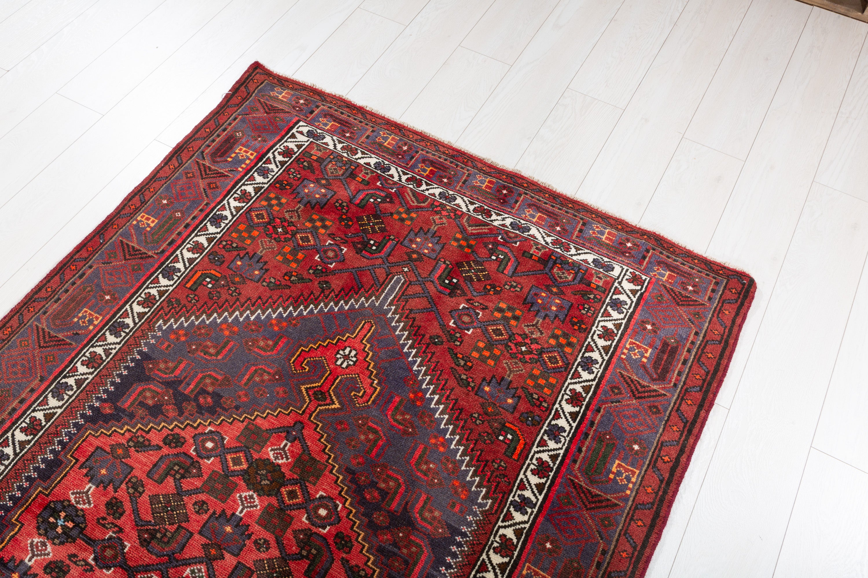 Vintage Rust Red Central Medallion Area Rug – 6' 10" x 4' 0" (209 x 122 cm)