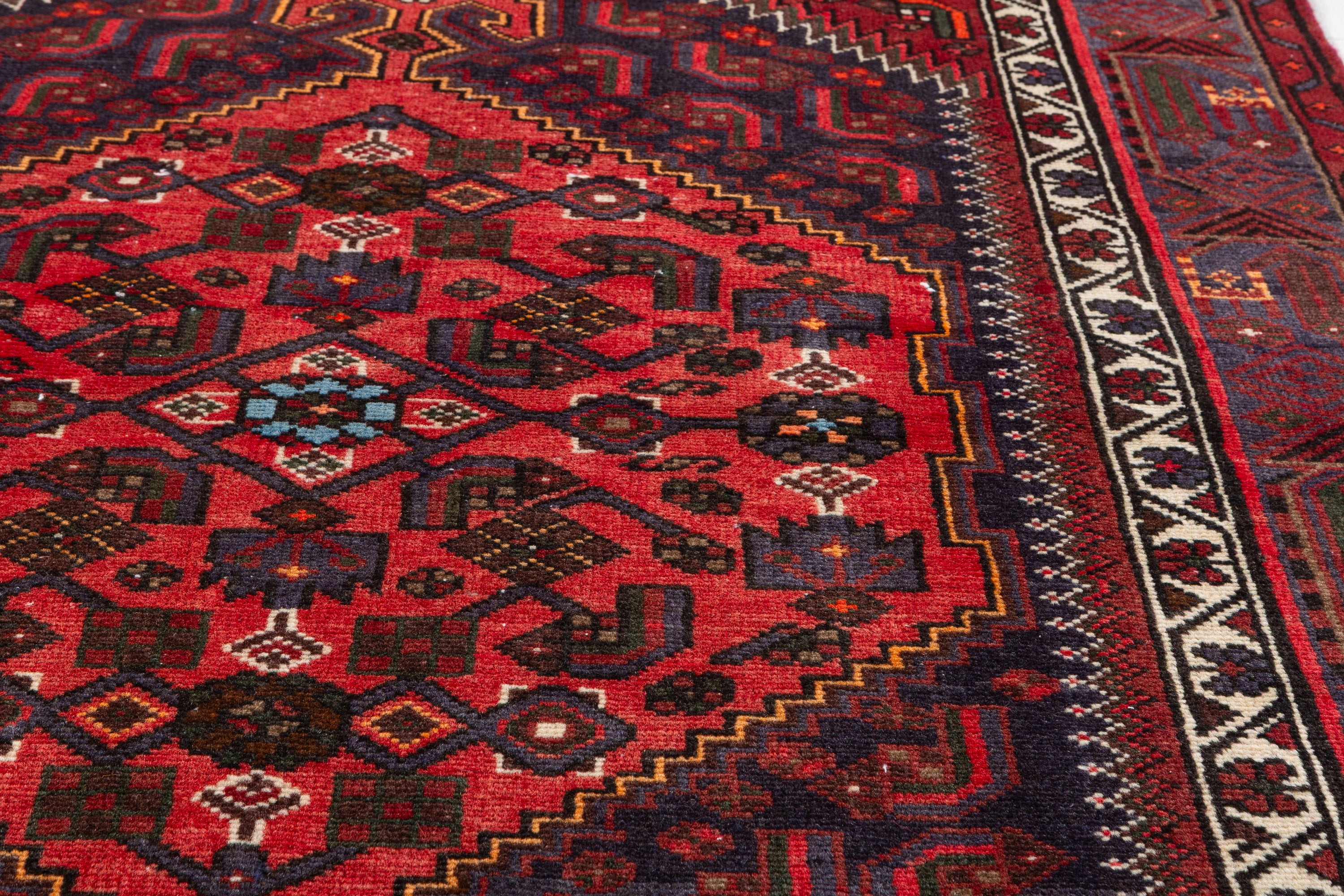 Vintage Rust Red Central Medallion Area Rug – 6' 10" x 4' 0" (209 x 122 cm)