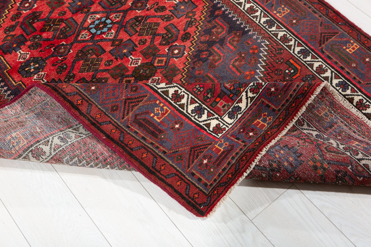 Vintage Rust Red Central Medallion Area Rug – 6' 10" x 4' 0" (209 x 122 cm)