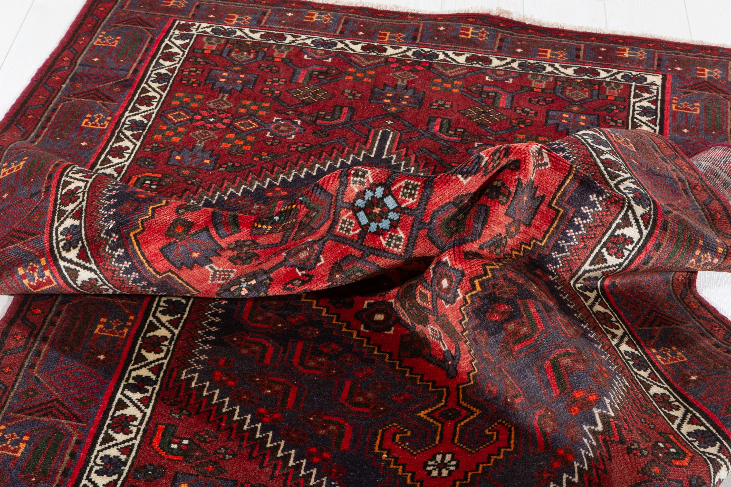 Vintage Rust Red Central Medallion Area Rug – 6' 10" x 4' 0" (209 x 122 cm)