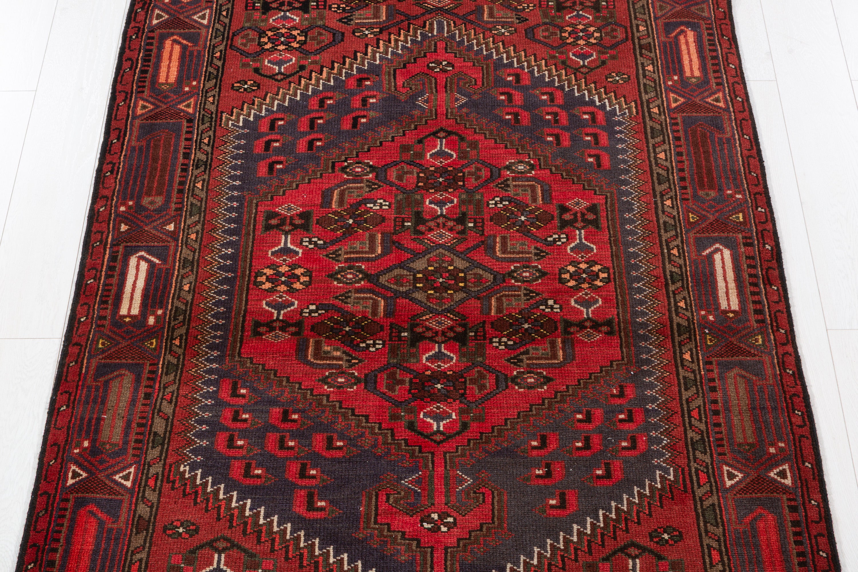 Vintage Red Stepped Medallion Area Rug – 6' 8" x 4' 1" (202 x 125 cm)