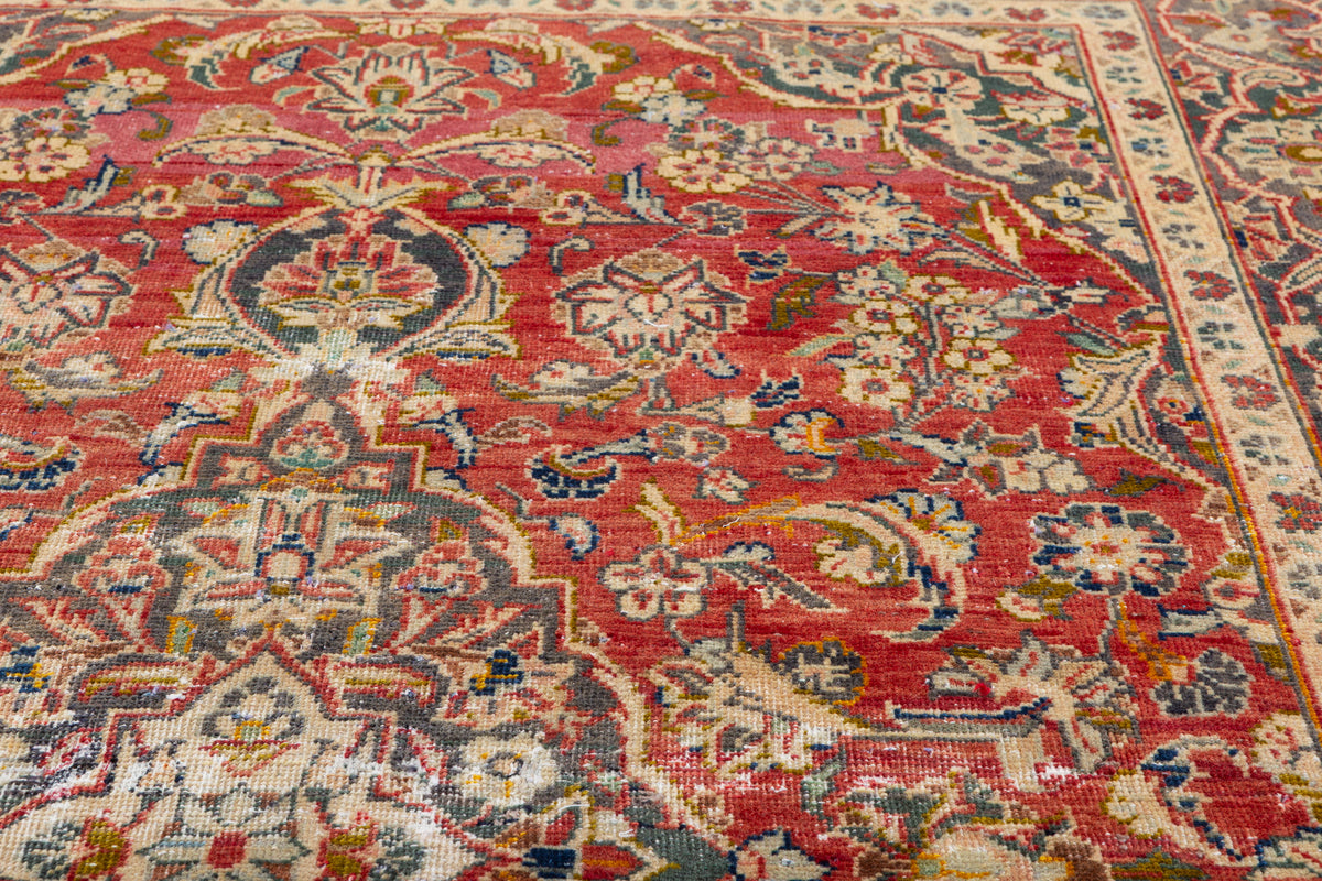 Antique Red Floral Area Rug – 6' 0" x 4' 0" (183 x 122 cm)