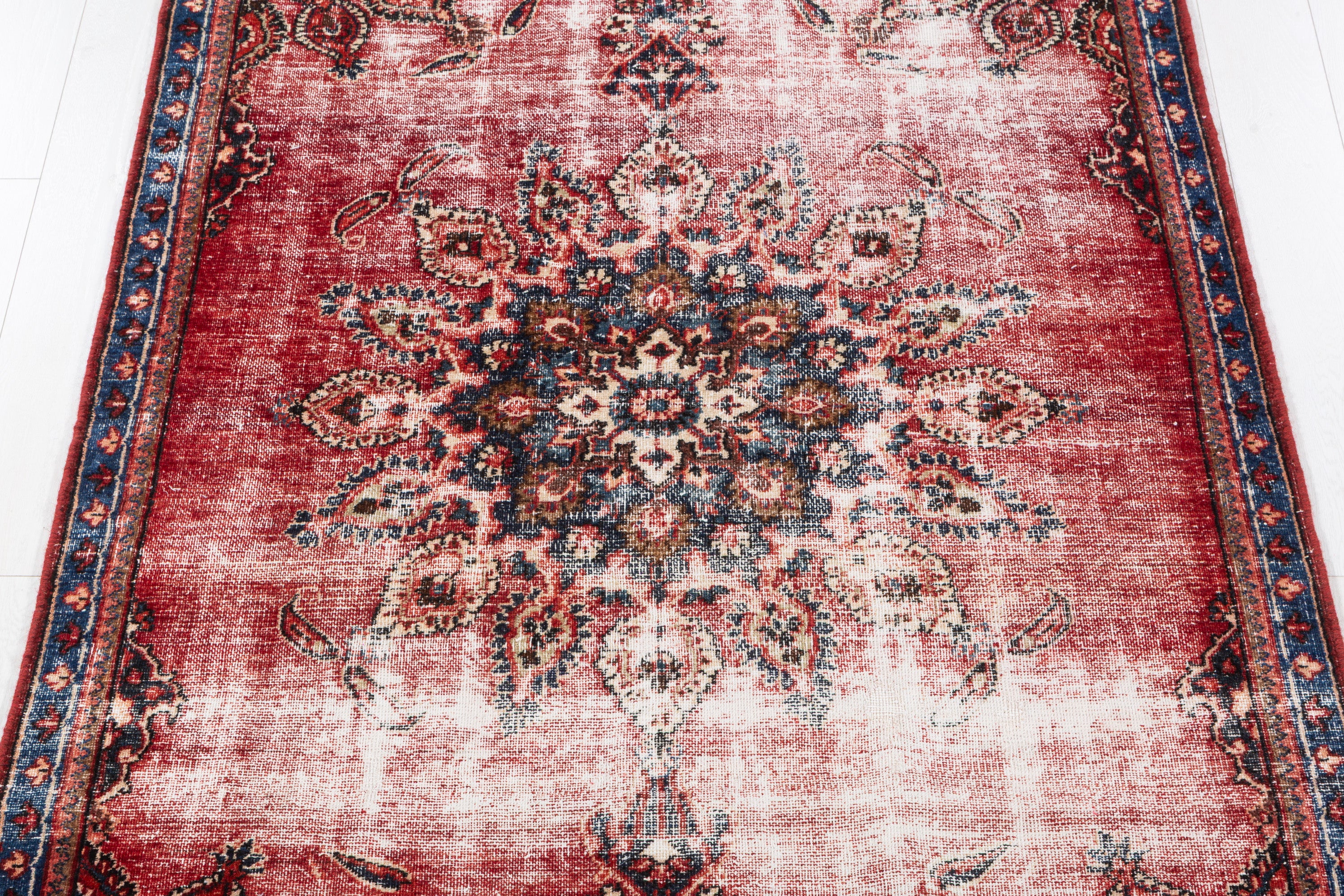 Antique Mashad Faded red Floral Area Rug – 7' 0" x 4' 5" (214 x 135 cm)