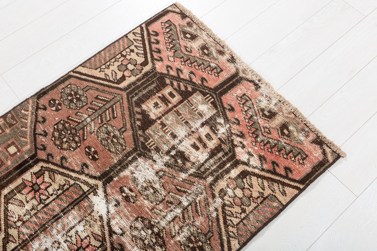 Tapis ancien usé pêche Hexagon Lattice – 5' 7" x 2' 10" (170 x 87 cm)
