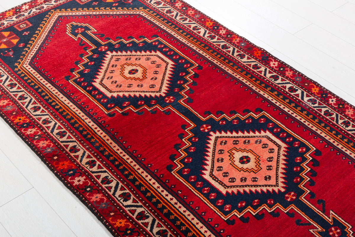 Vintage Red and Pink Medallion Hand-Knotted Area Rug – 6' 7" x 3' 5" (201 x 104 cm)