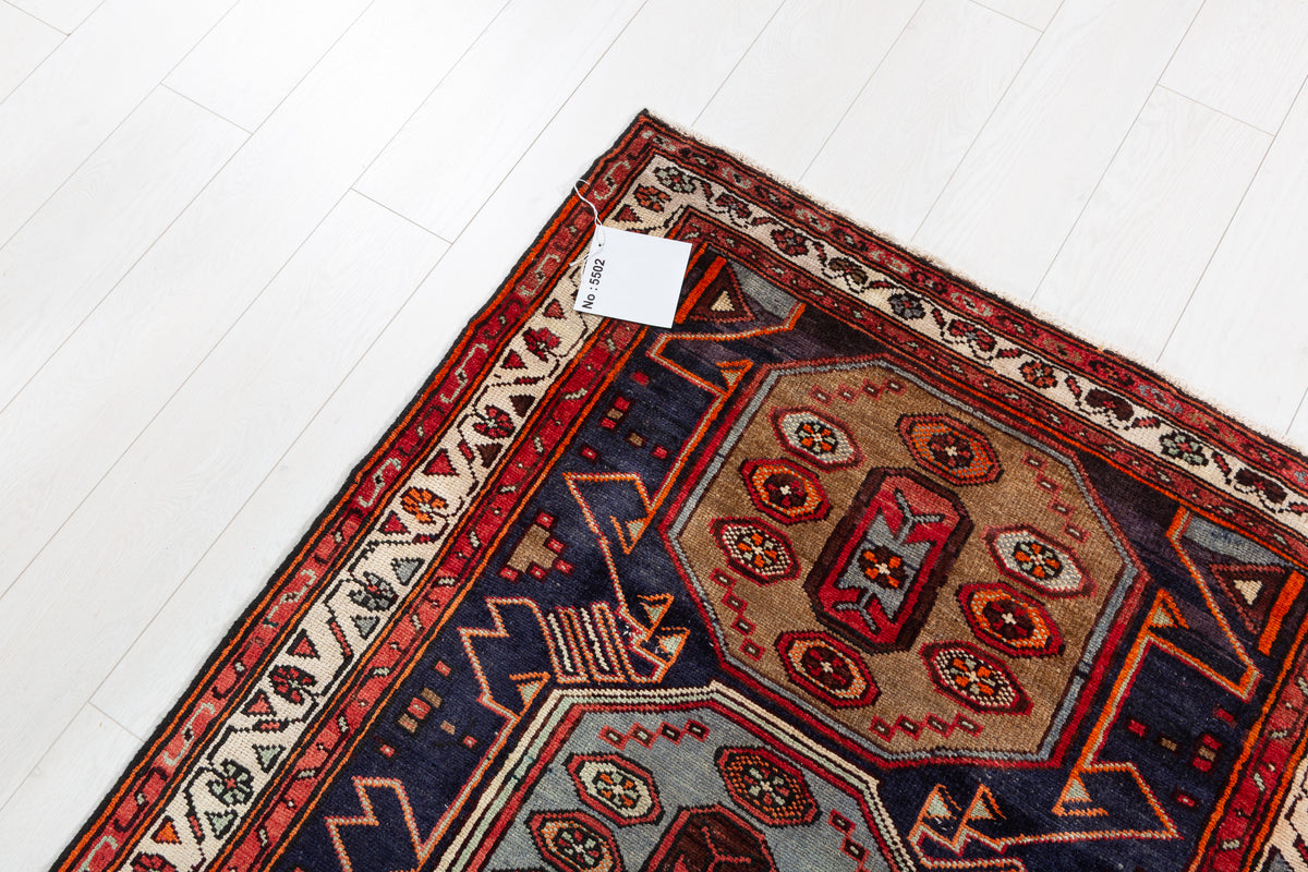 Tapis vintage bleu marine, rouge, bleu, et brun Three-Panel Tribal – 7' 7" x 3' 5" (230 x 103 cm)