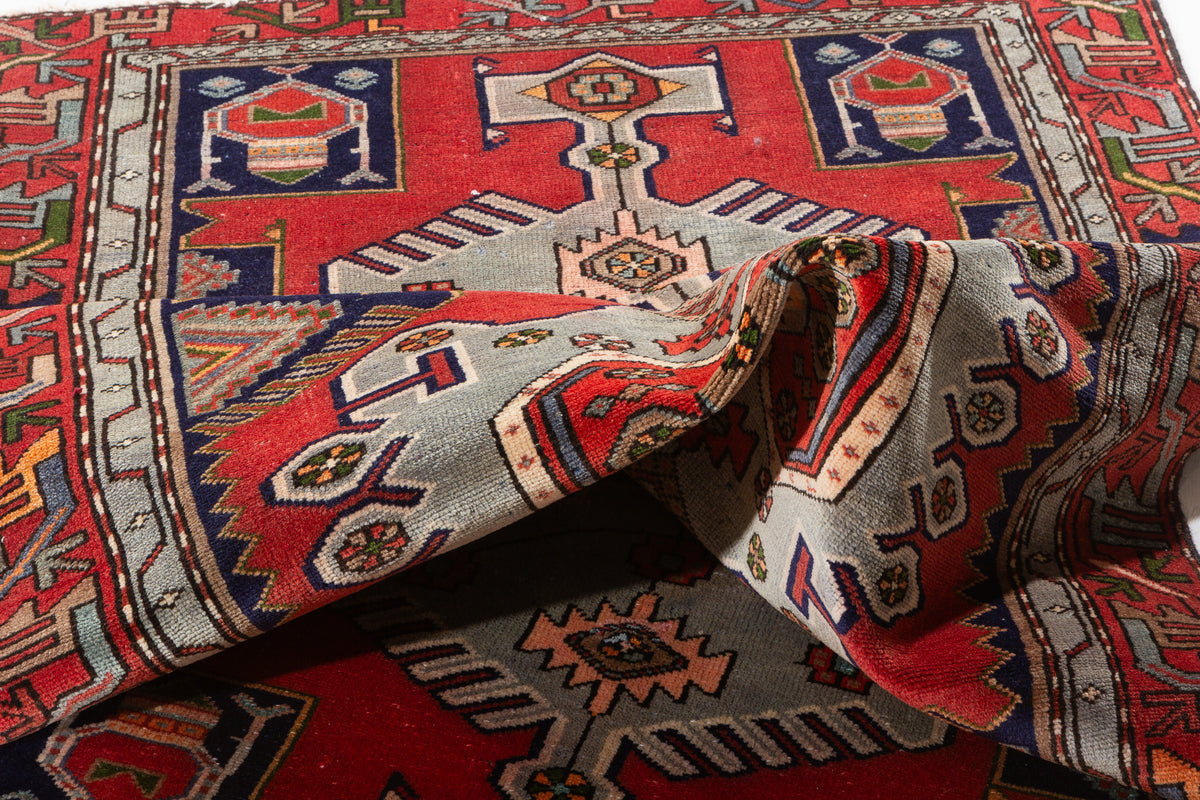 Vintage Red Medallion Hand-Knotted Area Rug – 6' 5" x 3' 9" (196 x 114 cm)