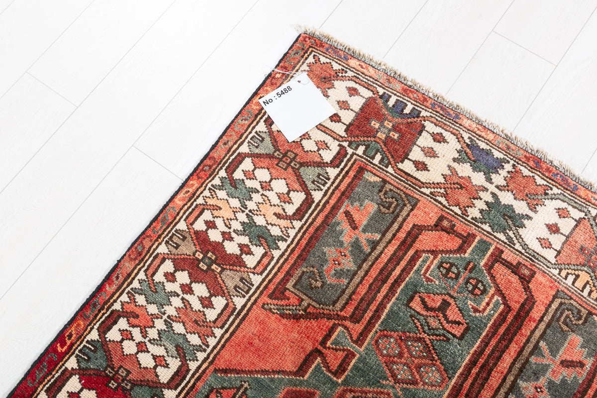 Tapis vintage délavé rouge à médaillon géométrique – 6' 8" x 3' 5" (204 x 104 cm)