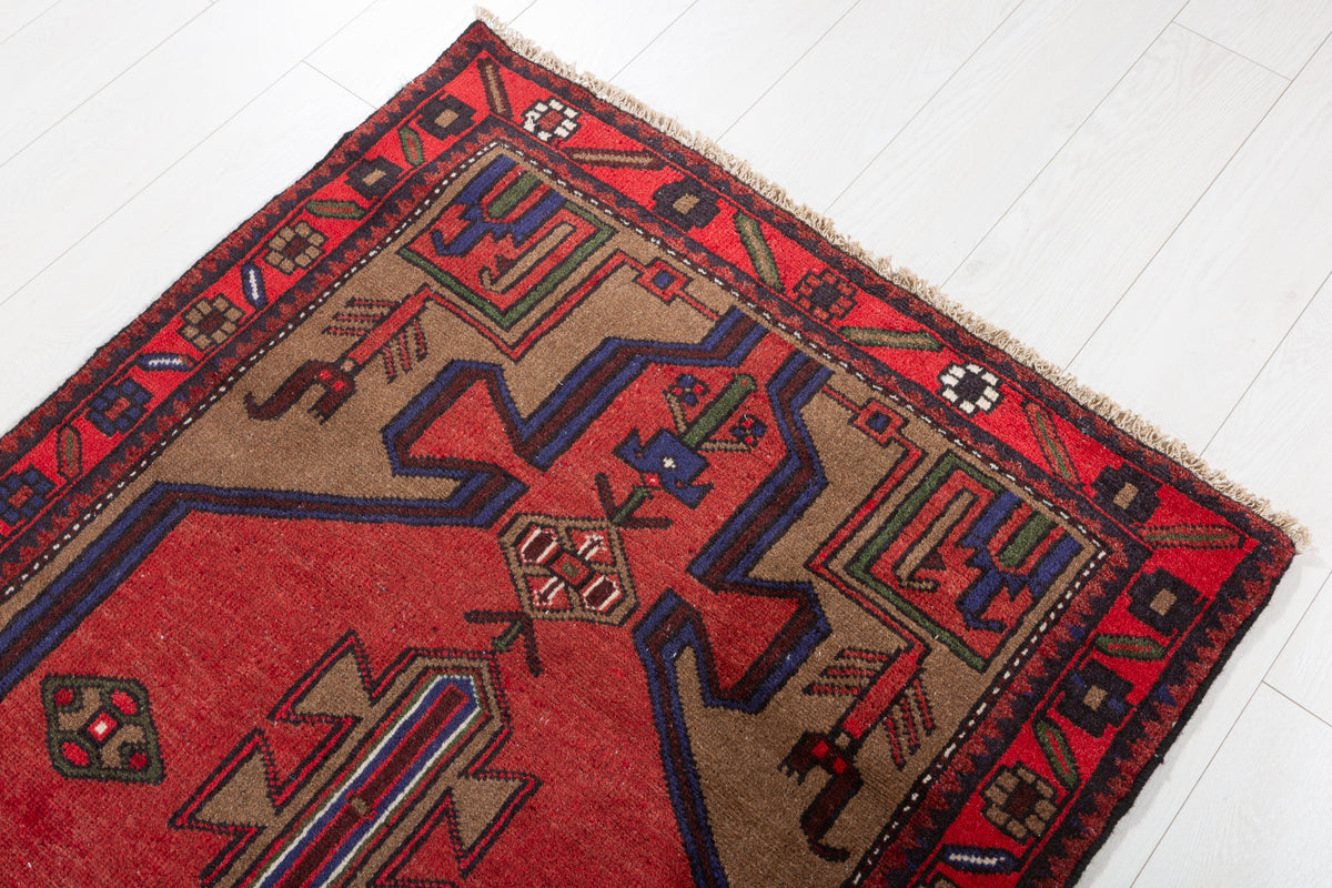 Tapis vintage rouge et brun Stepped à médaillon géométrique – 6' 2" x 3' 3" (189 x 98 cm)