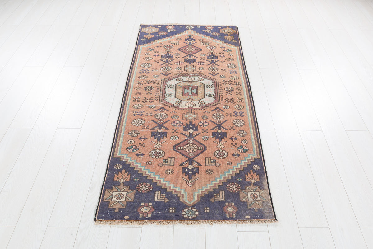 Vintage Faded Peach Geometric Medallion Hand-Knotted Area Rug – 5' 10" x 2' 10" (179 x 86 cm)