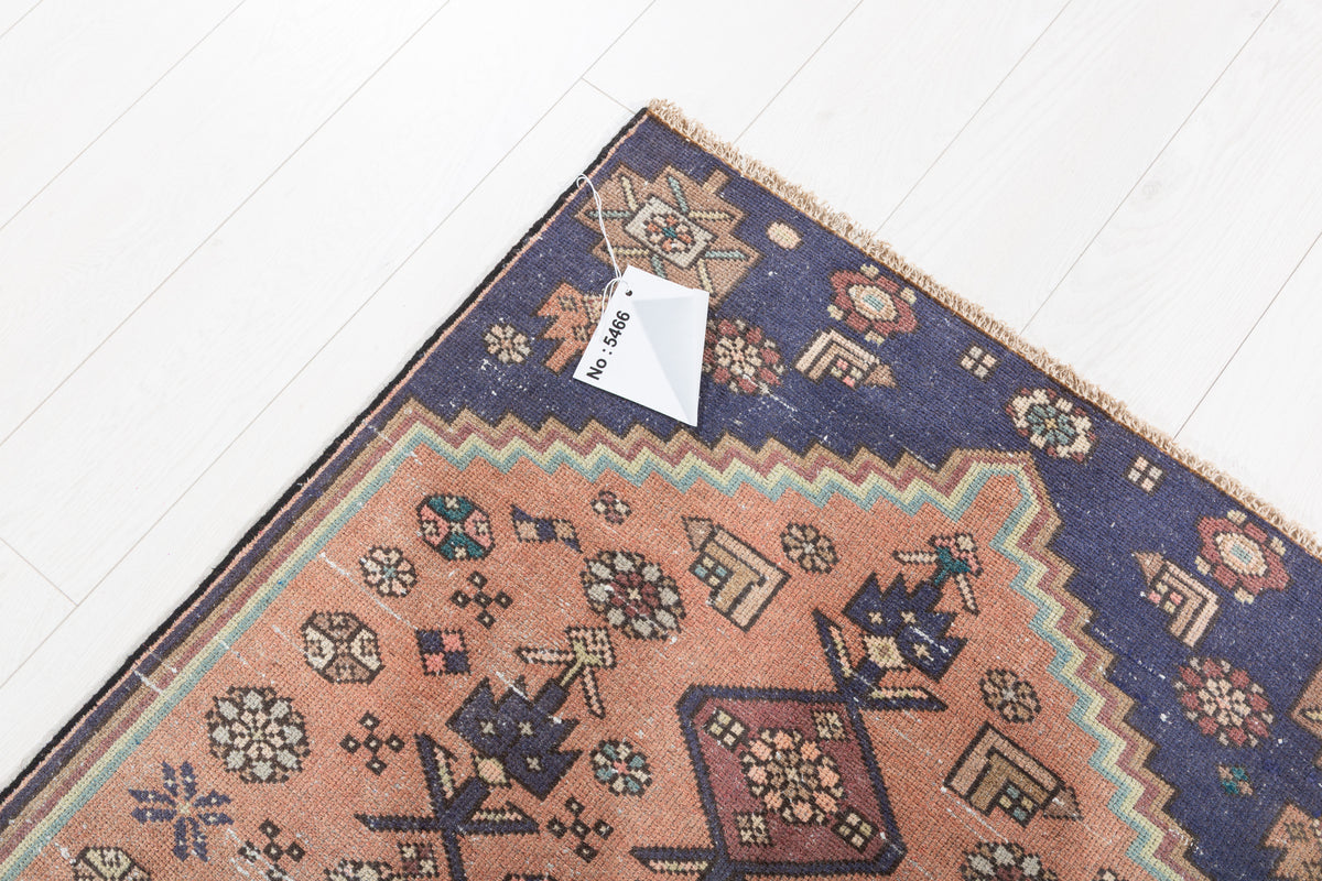 Vintage Faded Peach Geometric Medallion Hand-Knotted Area Rug – 5' 10" x 2' 10" (179 x 86 cm)