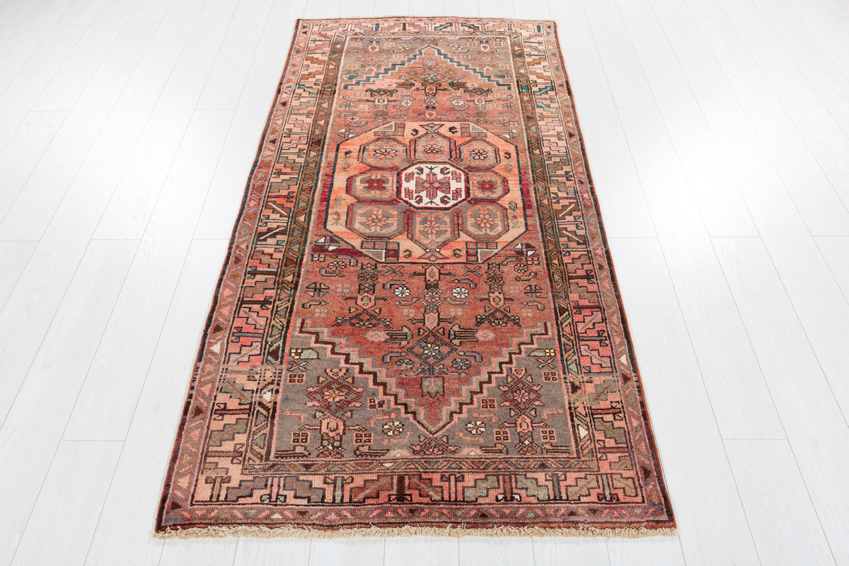Tapis vintage délavé rouge rouille à motif intégral Medallion – 6' 7" x 3' 5" (201 x 105 cm)