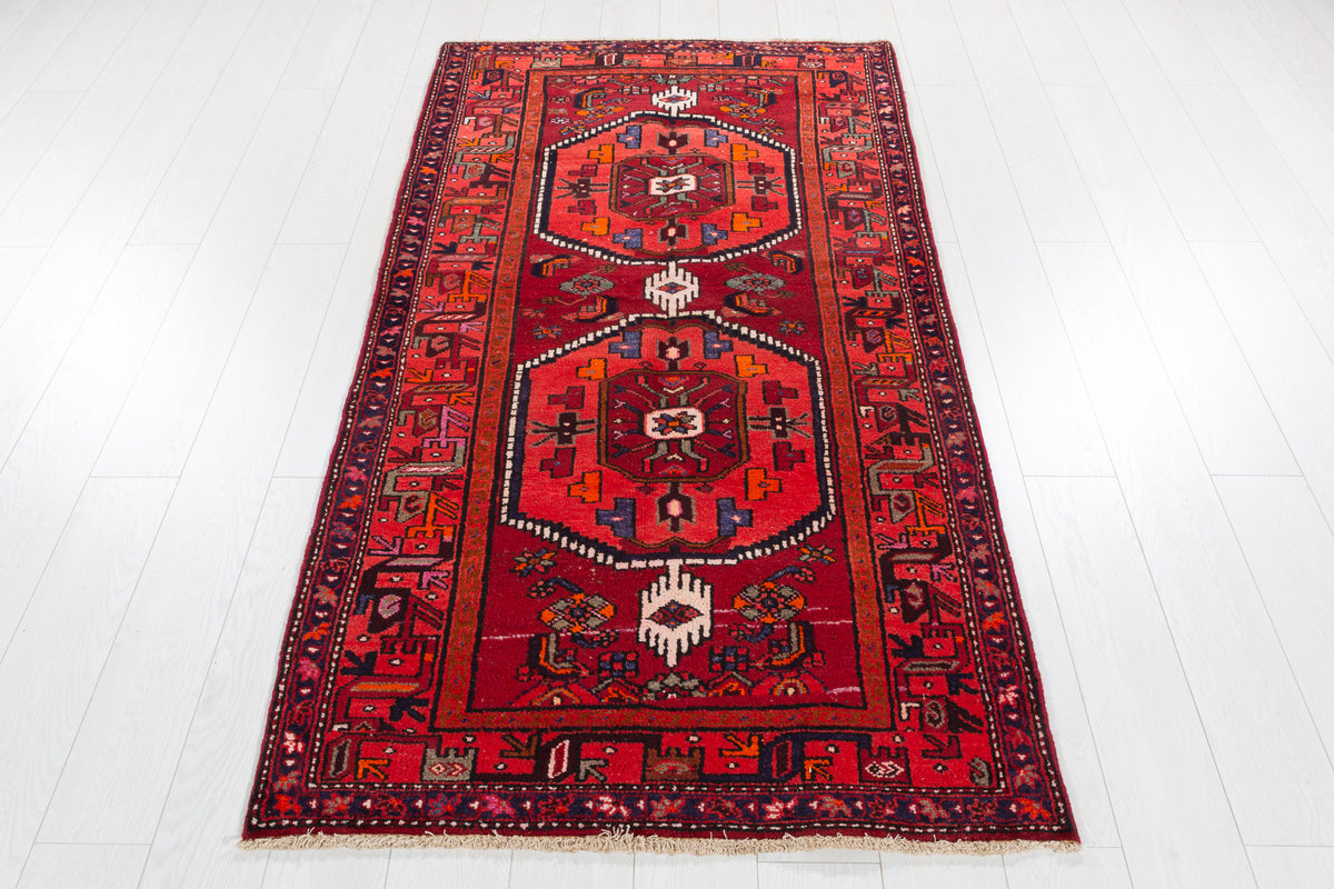 Vintage Burgundy Medallion Hand-Knotted Area Rug – 6' 7" x 3' 5" (201 x 104 cm)