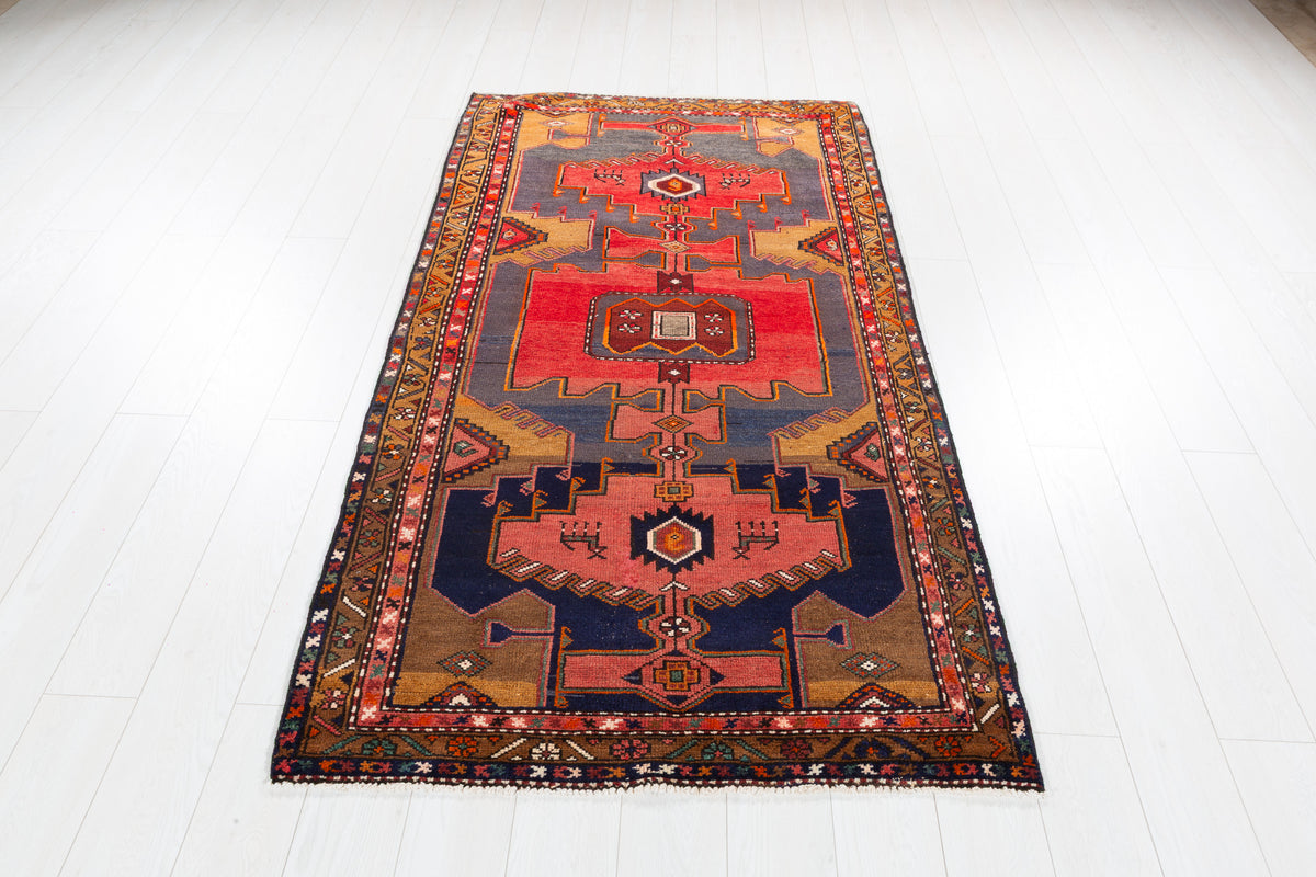 Tapis vintage rouge et Golden brun Columned à médaillon géométrique – 6' 10" x 3' 8" (208 x 111 cm)