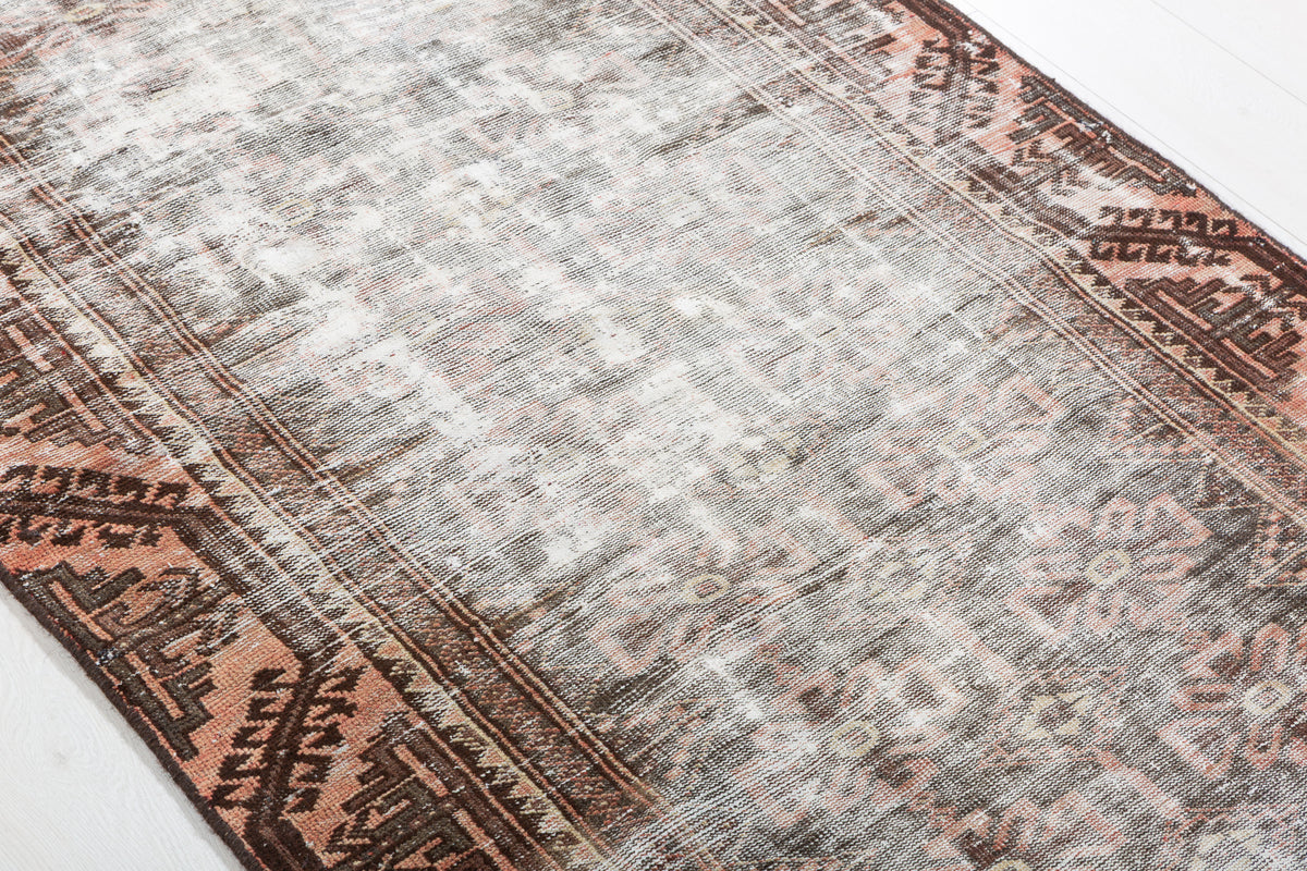 Antique Faded Beige Distressed Hand-Knotted Area Rug – 5' 8" x 3' 3" (172 x 100 cm)