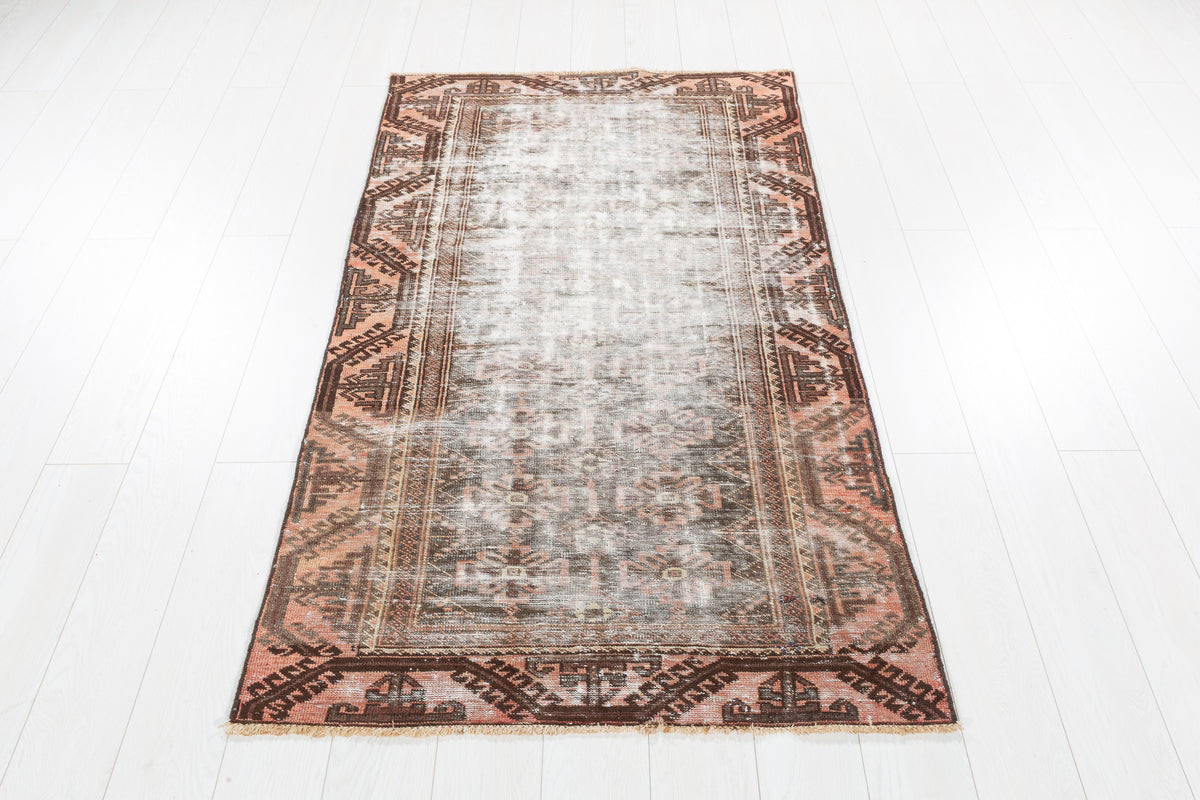 Antique Faded Beige Distressed Hand-Knotted Area Rug – 5' 8" x 3' 3" (172 x 100 cm)