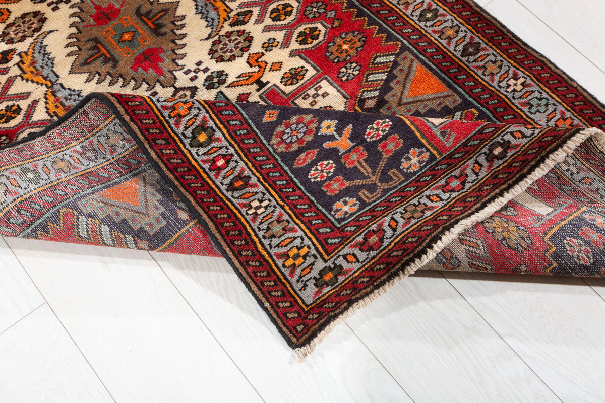 Vintage Ivory Bold Stepped Medallions Hand-Knotted Area Rug – 6' 3" x 3' 1" (191 x 93 cm)
