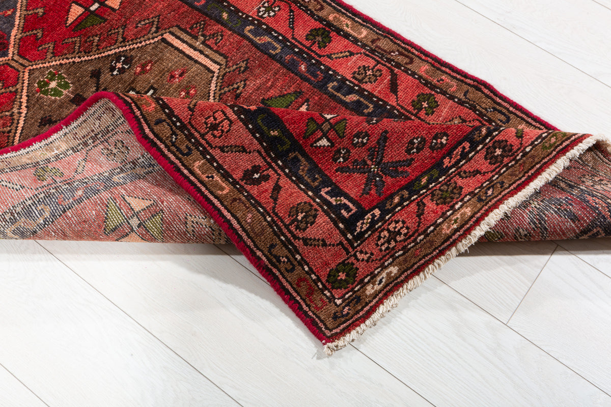 Vintage Geometric Small Wool Rug, Red – 5' 3" x 2' 7" (161 x 79 cm)
