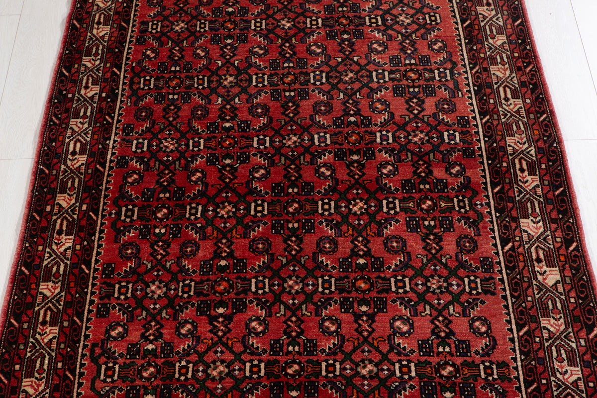 Vintage Red & Beige Wool Rug – 9' 1" x 4' 5" (278 x 135 cm)