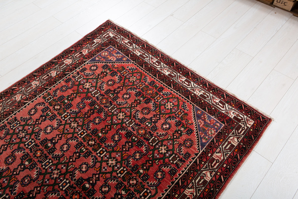 Vintage Red & Beige Wool Rug – 9' 1" x 4' 5" (278 x 135 cm)