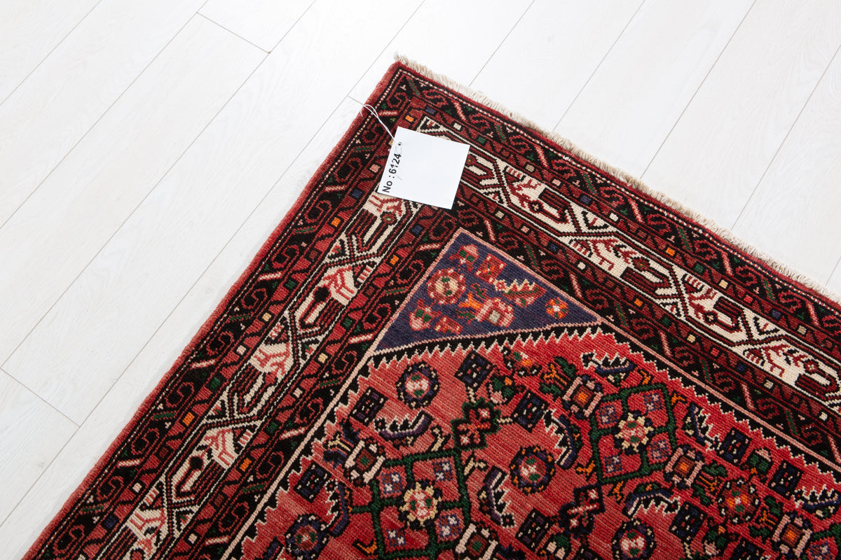 Vintage Red & Beige Wool Rug – 9' 1" x 4' 5" (278 x 135 cm)