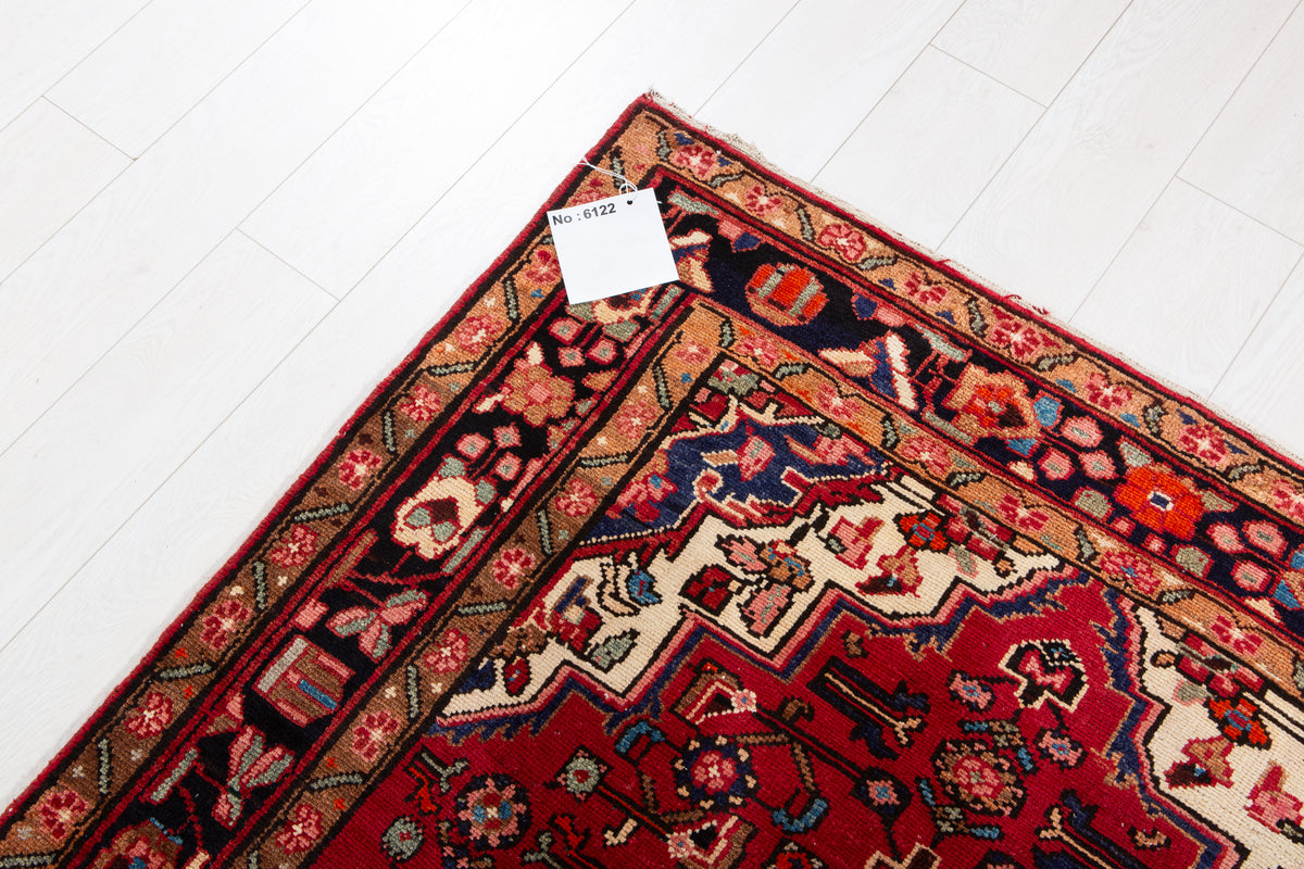 Vintage Red Wool Rug – 10' 1" x 4' 4" (308 x 133 cm)