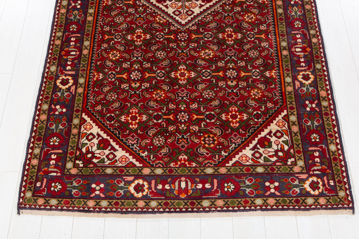 Vintage Red & Beige Wool Rug – 9' 9" x 5' 2" (296 x 157 cm)