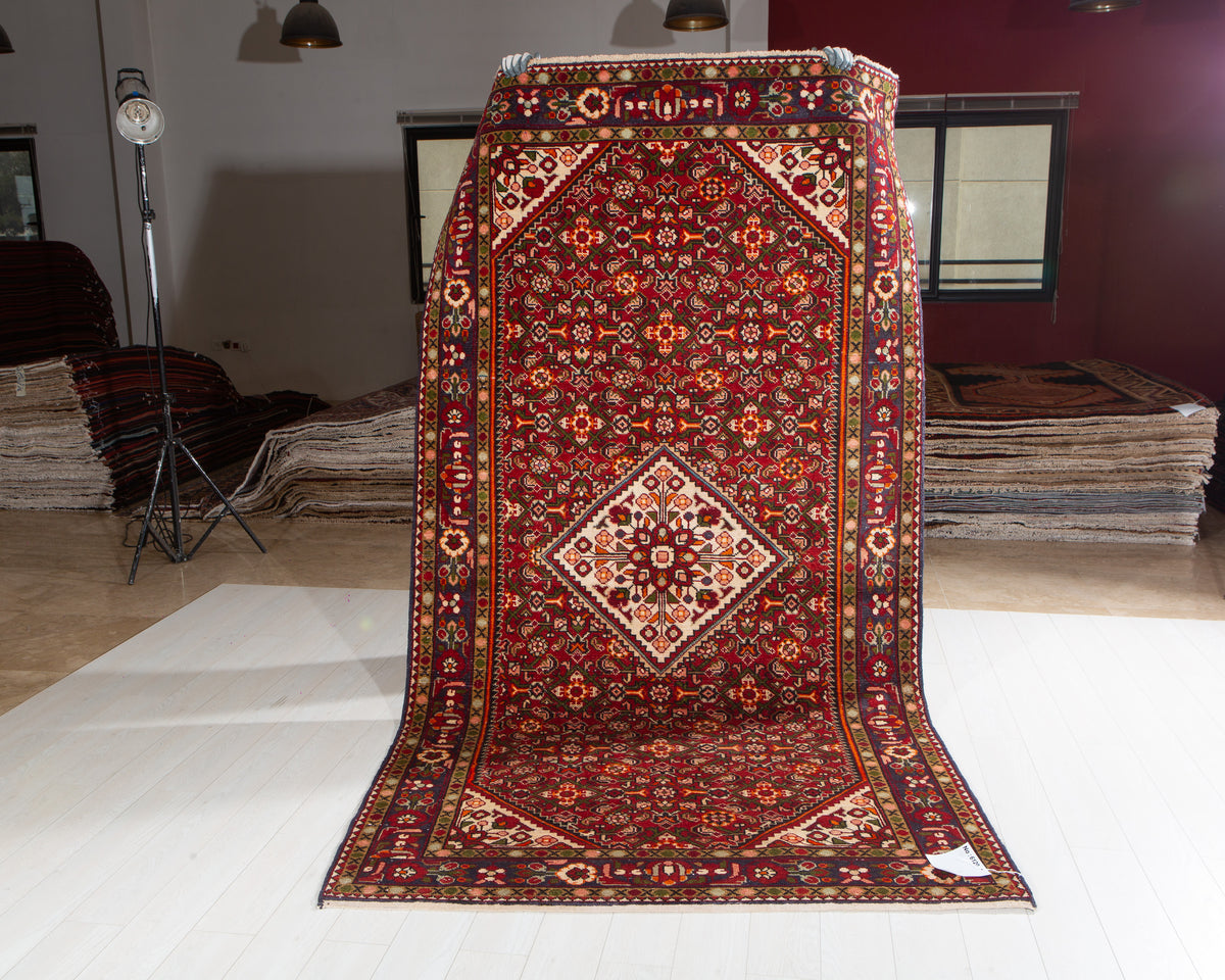 Vintage Red & Beige Wool Rug – 9' 9" x 5' 2" (296 x 157 cm)