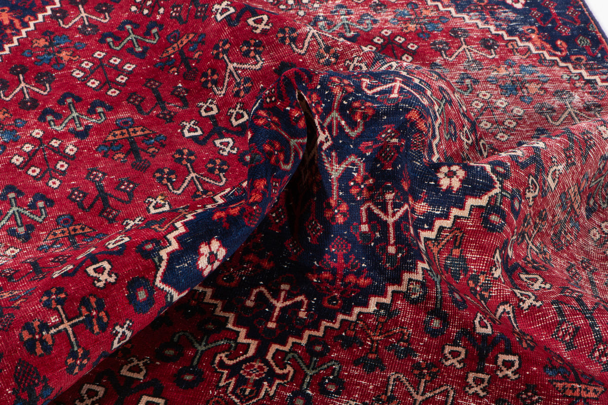 Antique Red Geometric Medallion Wool Rug – 7' 10" x 4' 11" (238 x 149 cm)