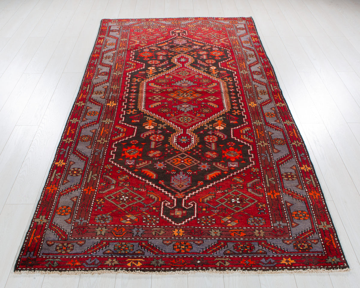 Vintage Black & Red Geometric Medallion Wool Rug – 8' 4" x 4' 7" (255 x 139 cm)